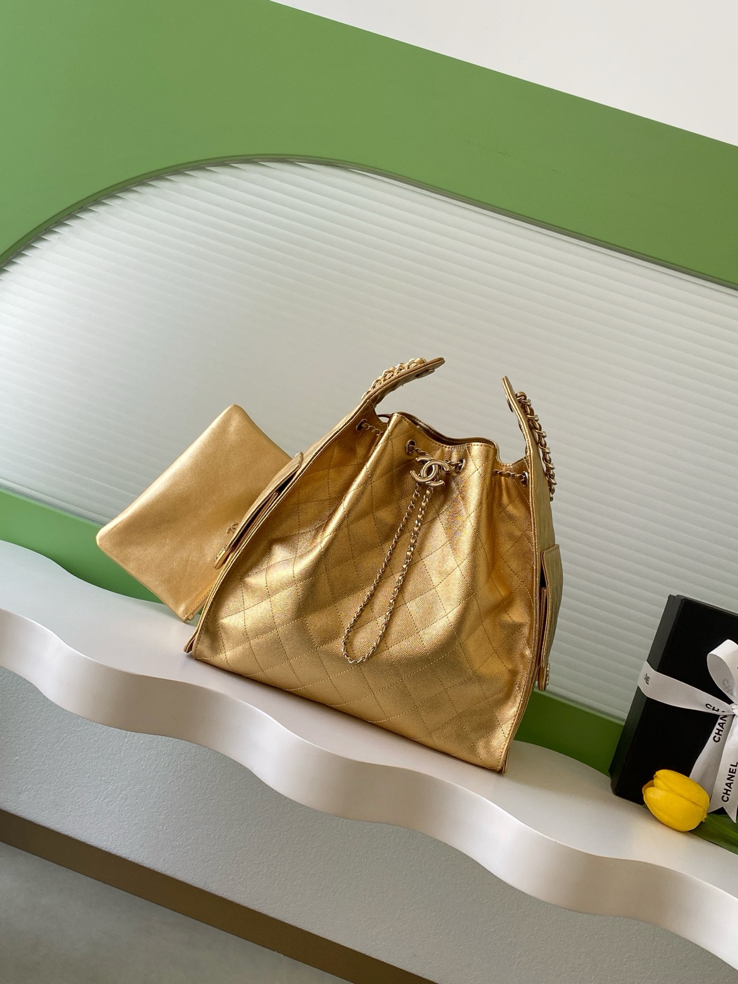 [TOP] CHANEL Hobo Shopping Bag 26x30x14cm/30x15x40cm - Gold