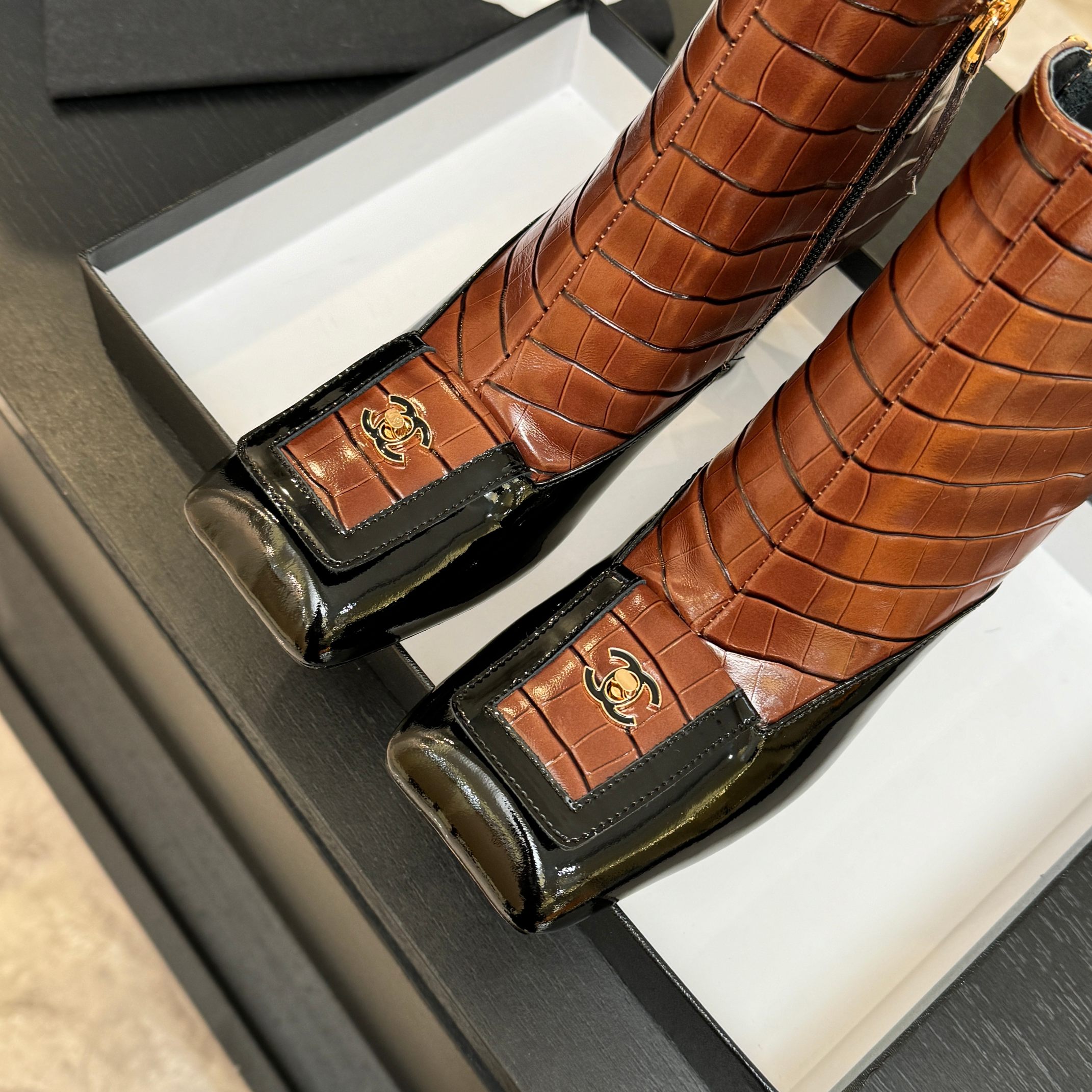 [TOP] CHANEL 5cm Heel Height Short Boots - 2 Color