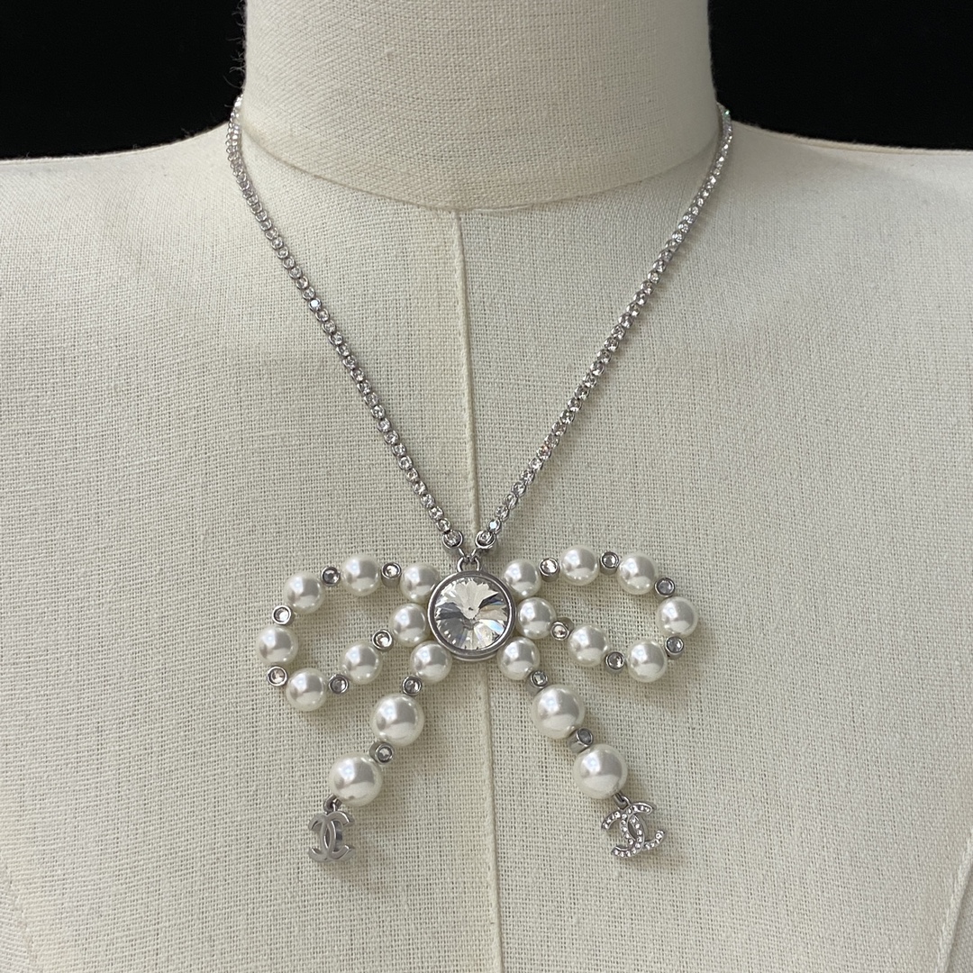 [TOP] CHANEL Pearl Necklace - Silver