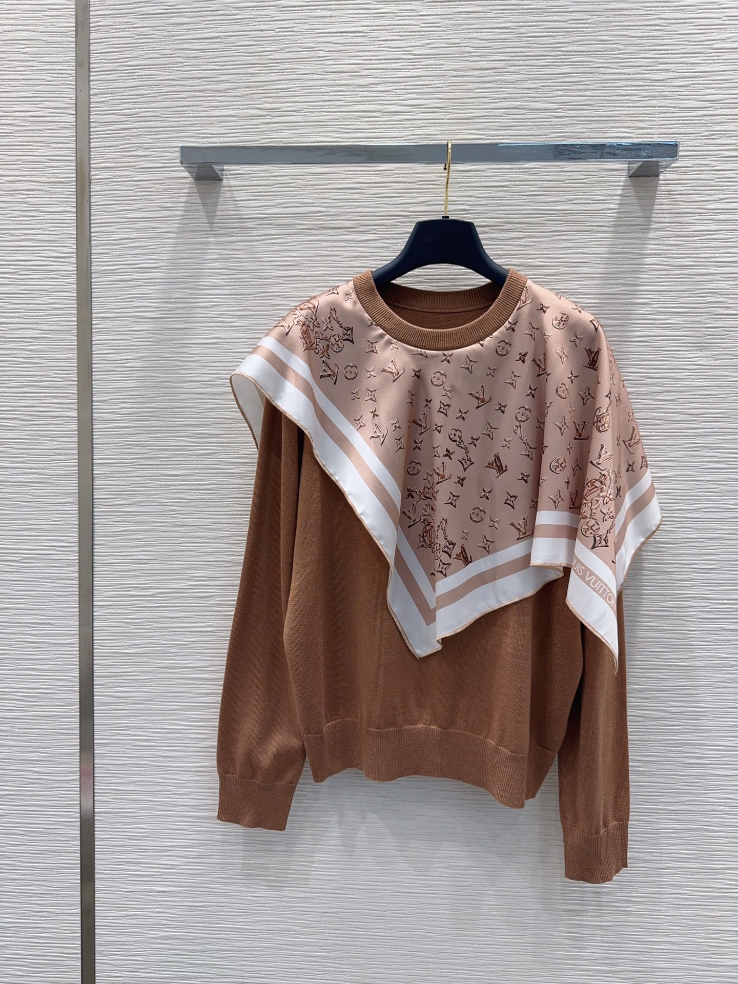 [TOP] LOUIS VUITTON LV Hoody - 2 Colors