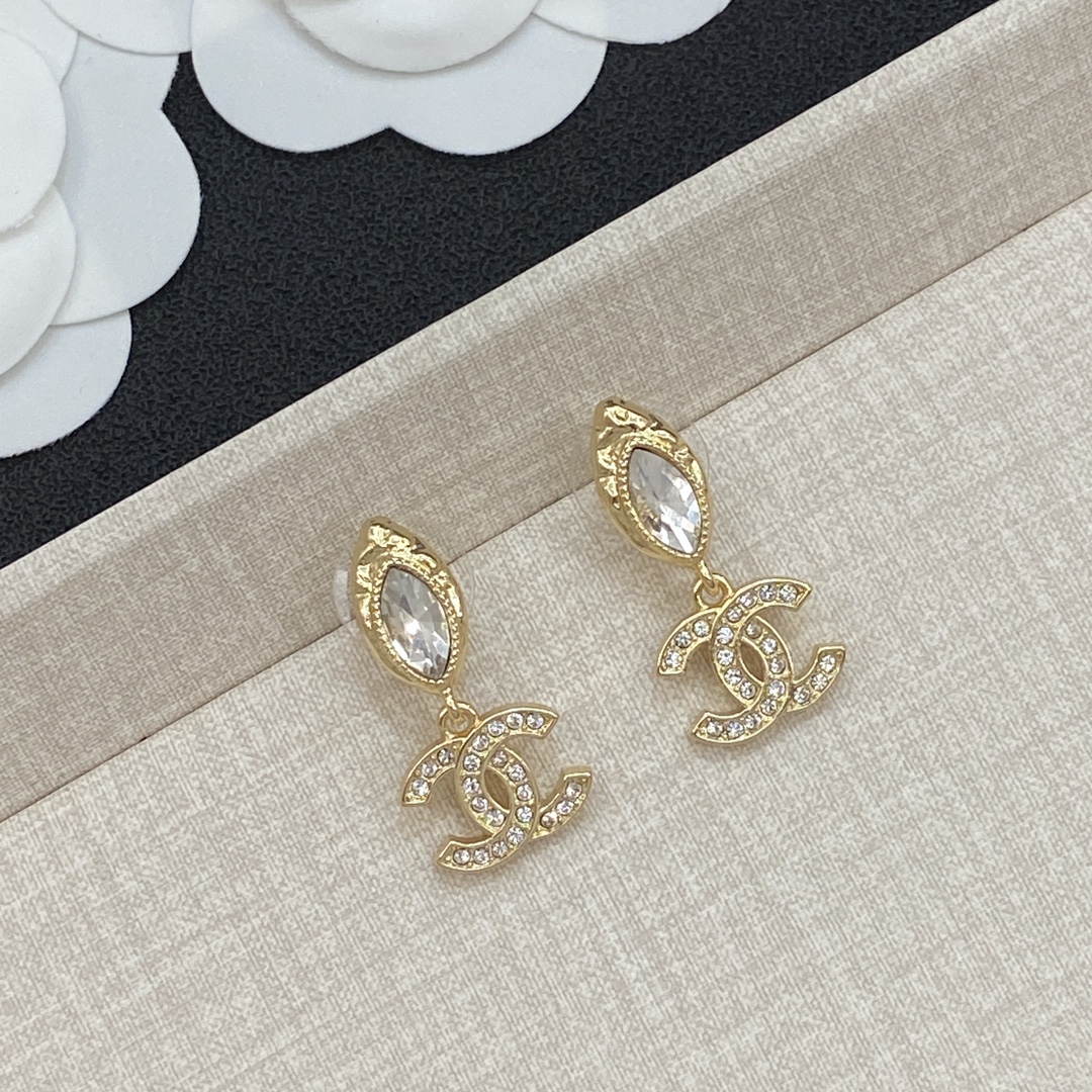[TOP] CHANEL CC Earrings - Gold
