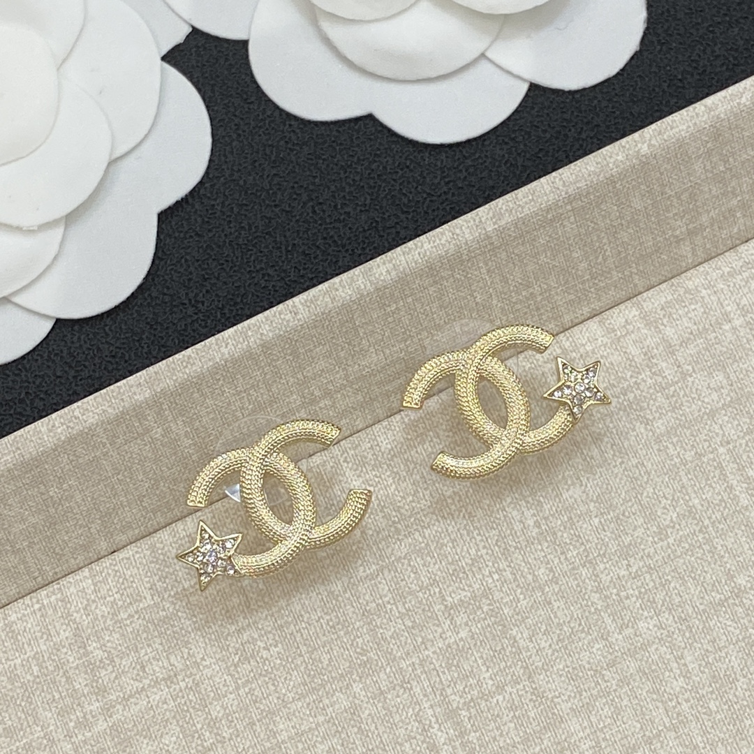 [TOP] CHANEL CC Earrings - Gold