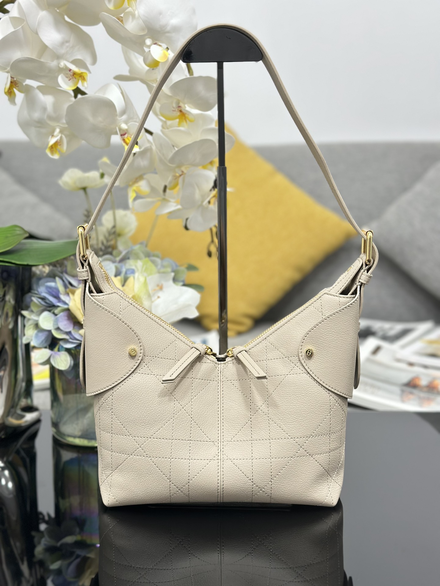 [TOP] Christian Dior Voyage Bag Cowhide 22x15x9.5cm - Beige