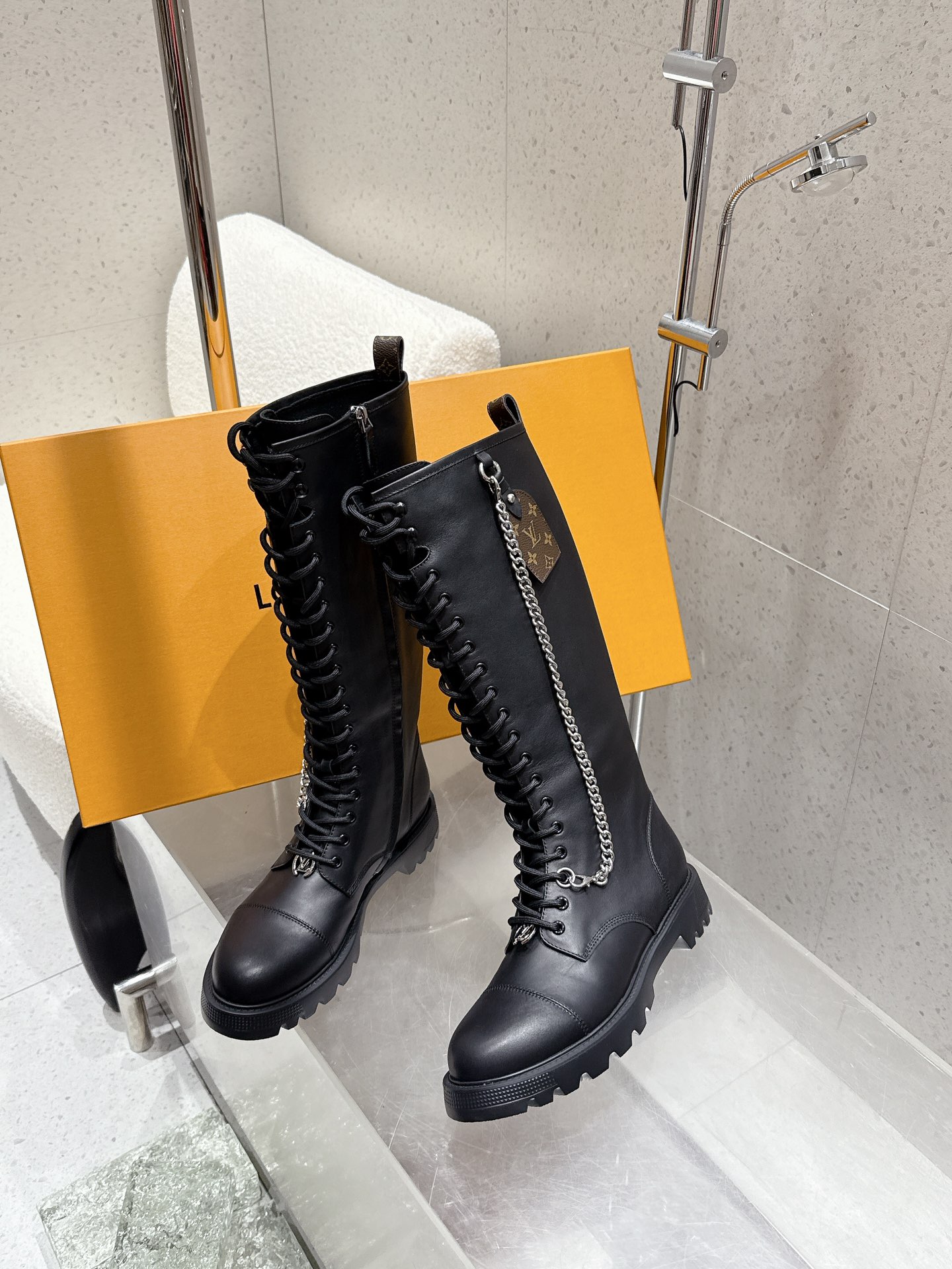 [TOP] Louis Vuitton LV Calfskin Long Boots - 2 Colors