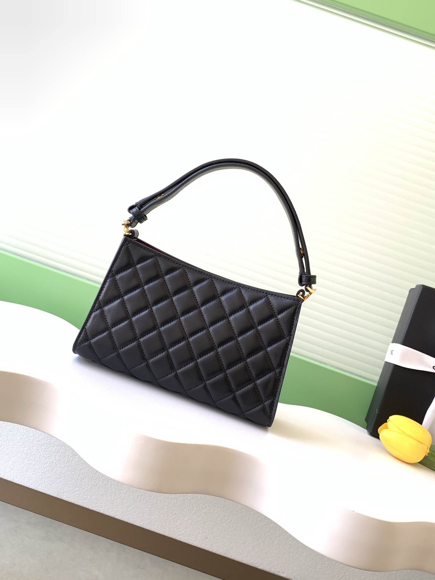 [TOP] CHANELChristmas Limited Edition Armpit Bag 14-22-7.5CM - 3 Colors