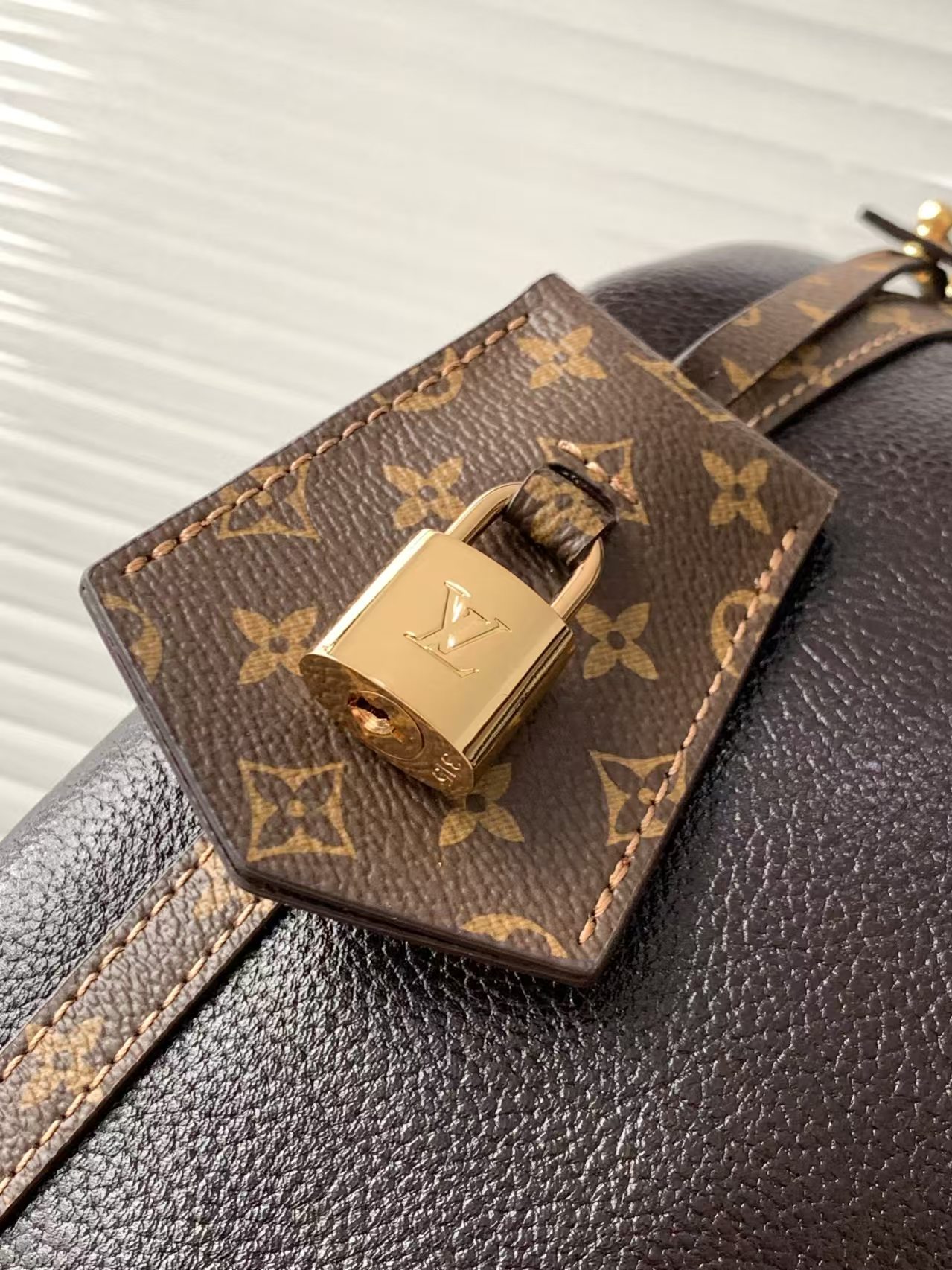 [TOP] Louis Vuitton LV Express Bag 24x18.5x36 cm - Chocolate