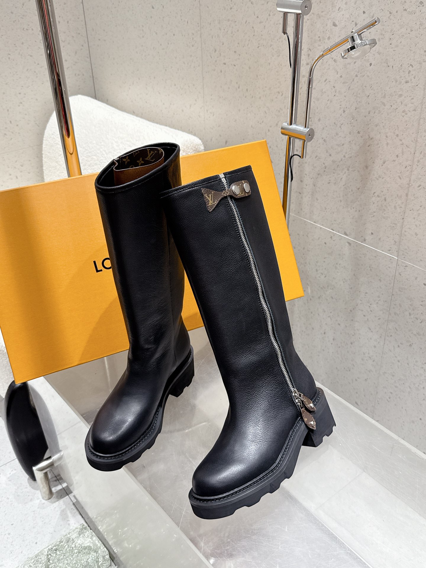 [TOP] Louis Vuitton LV Calfskin Long Boots - 2 Colors