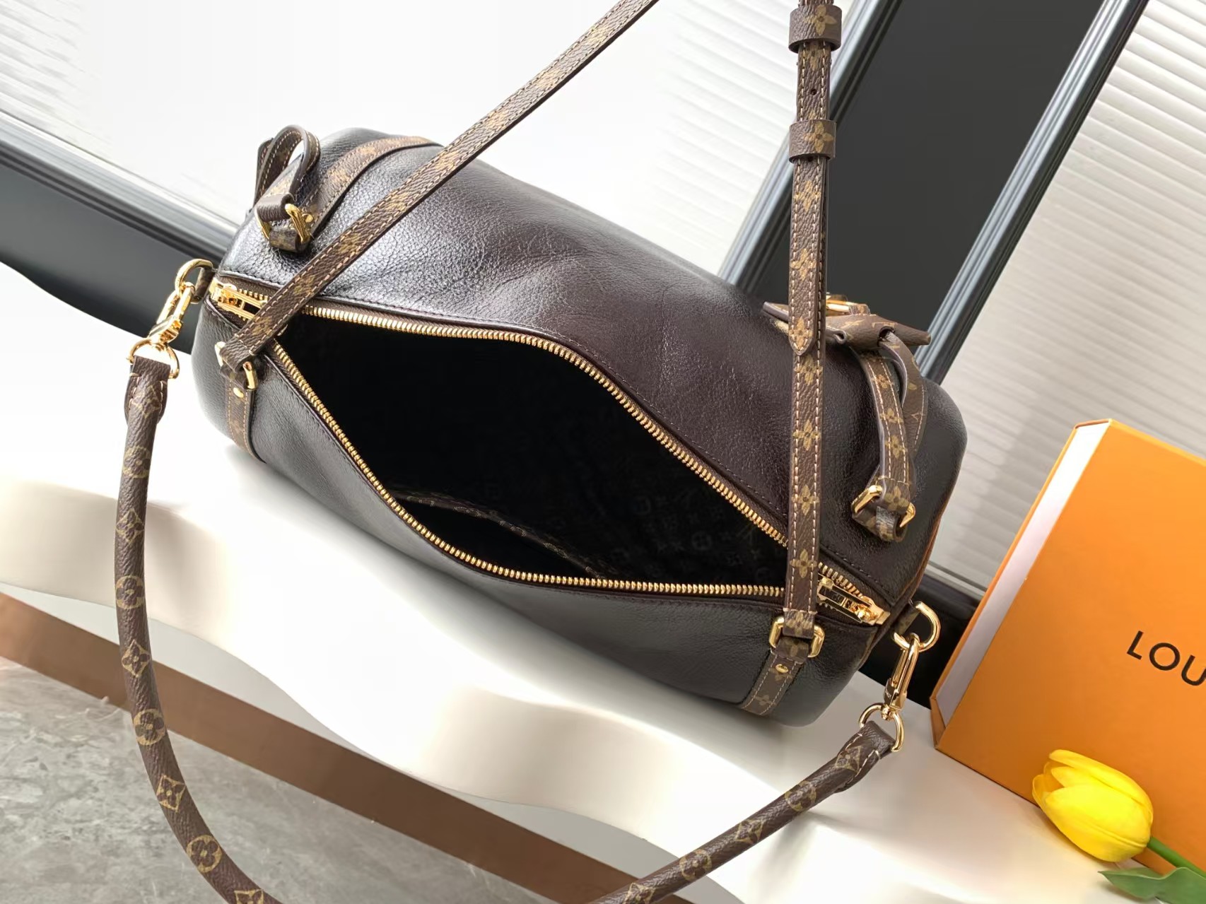 [TOP] Louis Vuitton LV Express Bag 24x18.5x36 cm - Chocolate