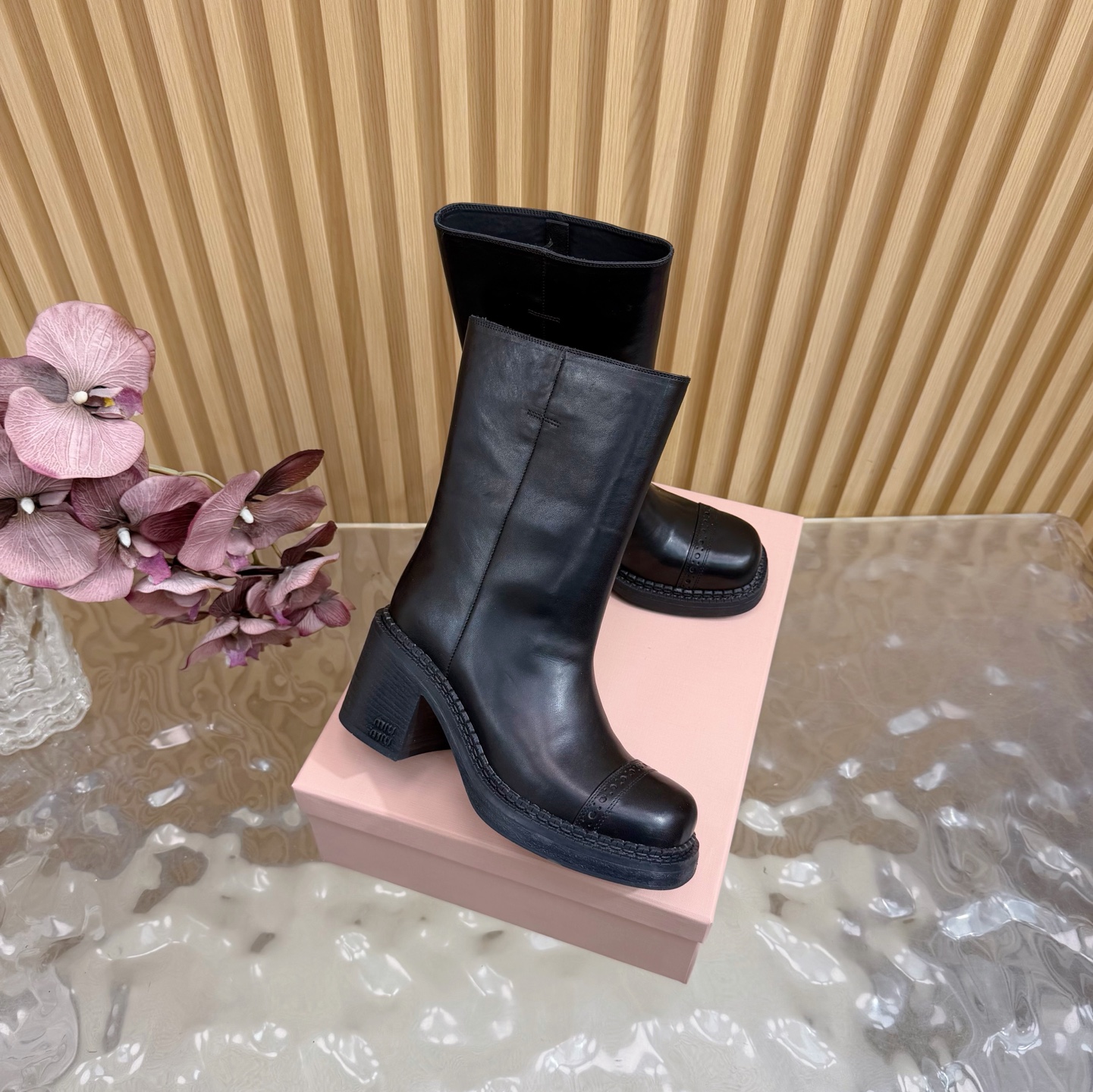 [TOP] Miu Miu Short Boots - 2 Colors