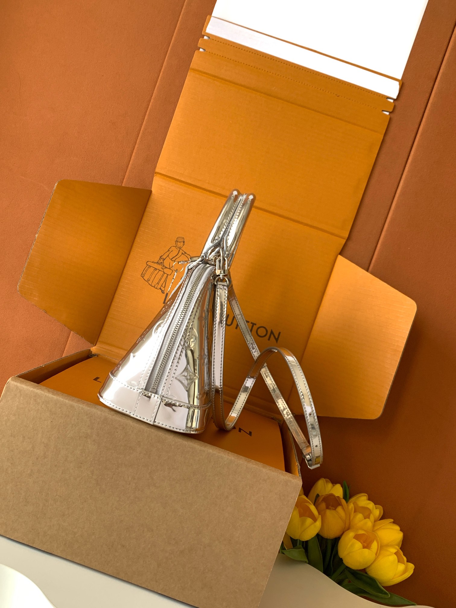 [TOP] Louis Vuitton LV Alma BB Bag Monogram Miroir 23.5X17.5X11.5cm - Sliver