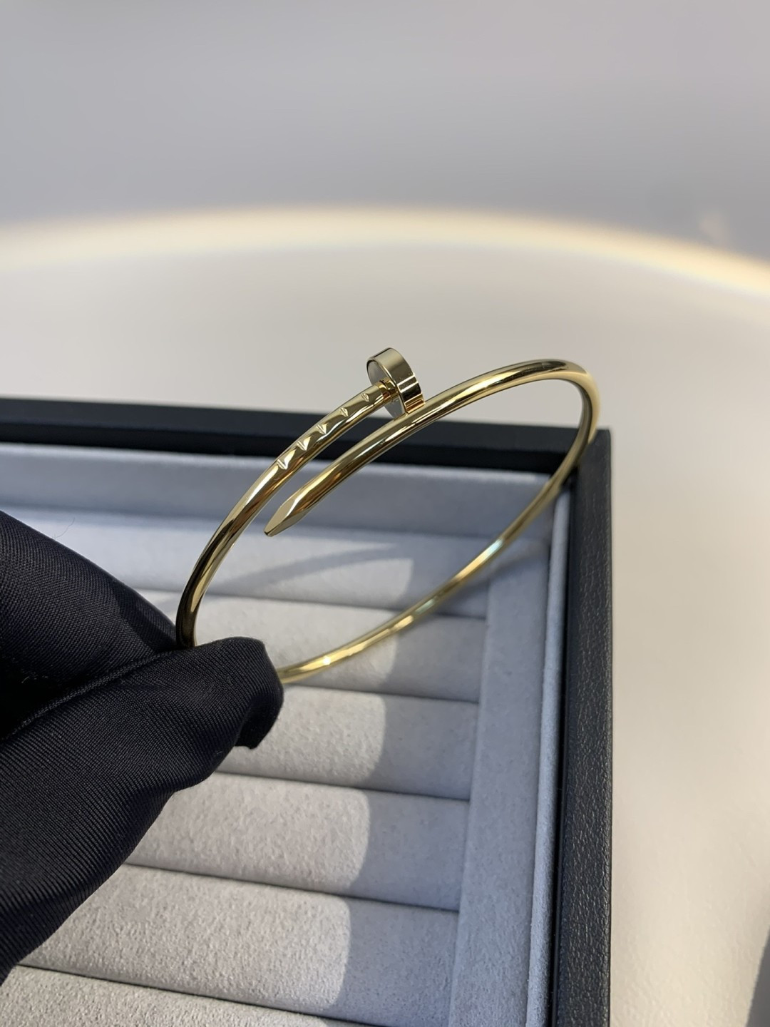 [TOP] Cartier Thin Bracelet with No Diamonds  - Gold