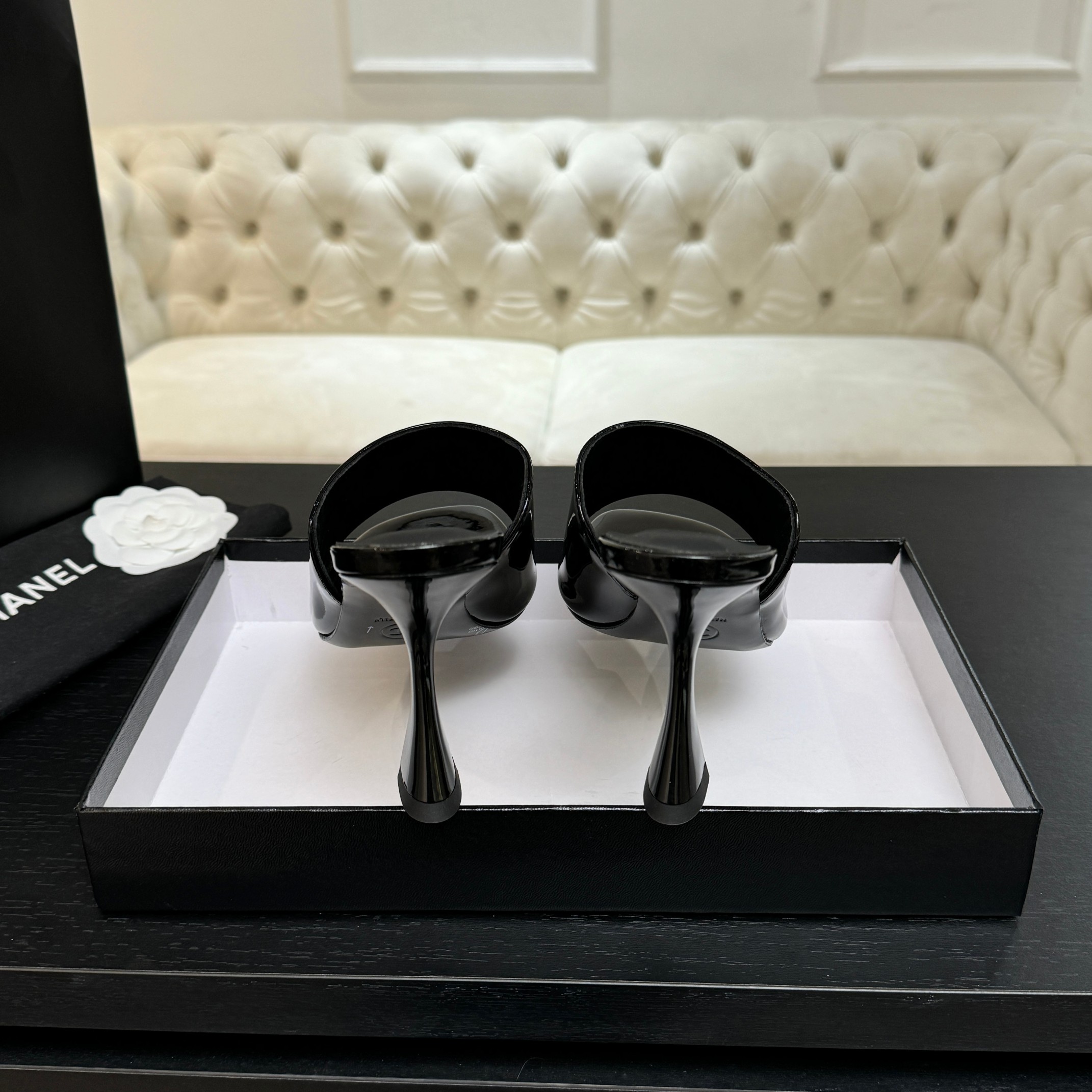 [TOP] CHANEL Glossy High Heel Sliders - Black