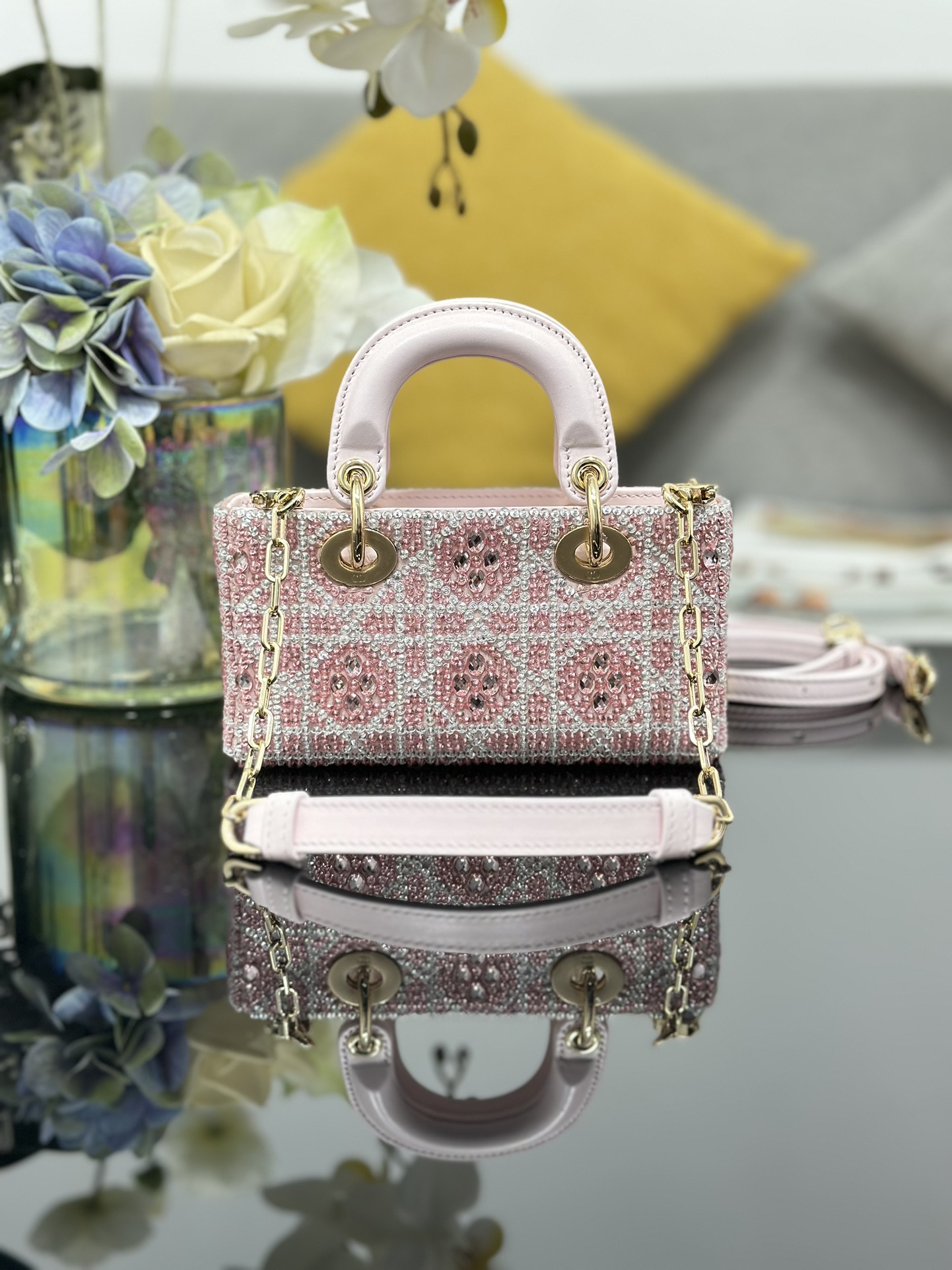 [TOP] Christian Dior Lady D-Joy Bag Embroidered Crystals 16 x 9 x 5 cm - Pink&GHW