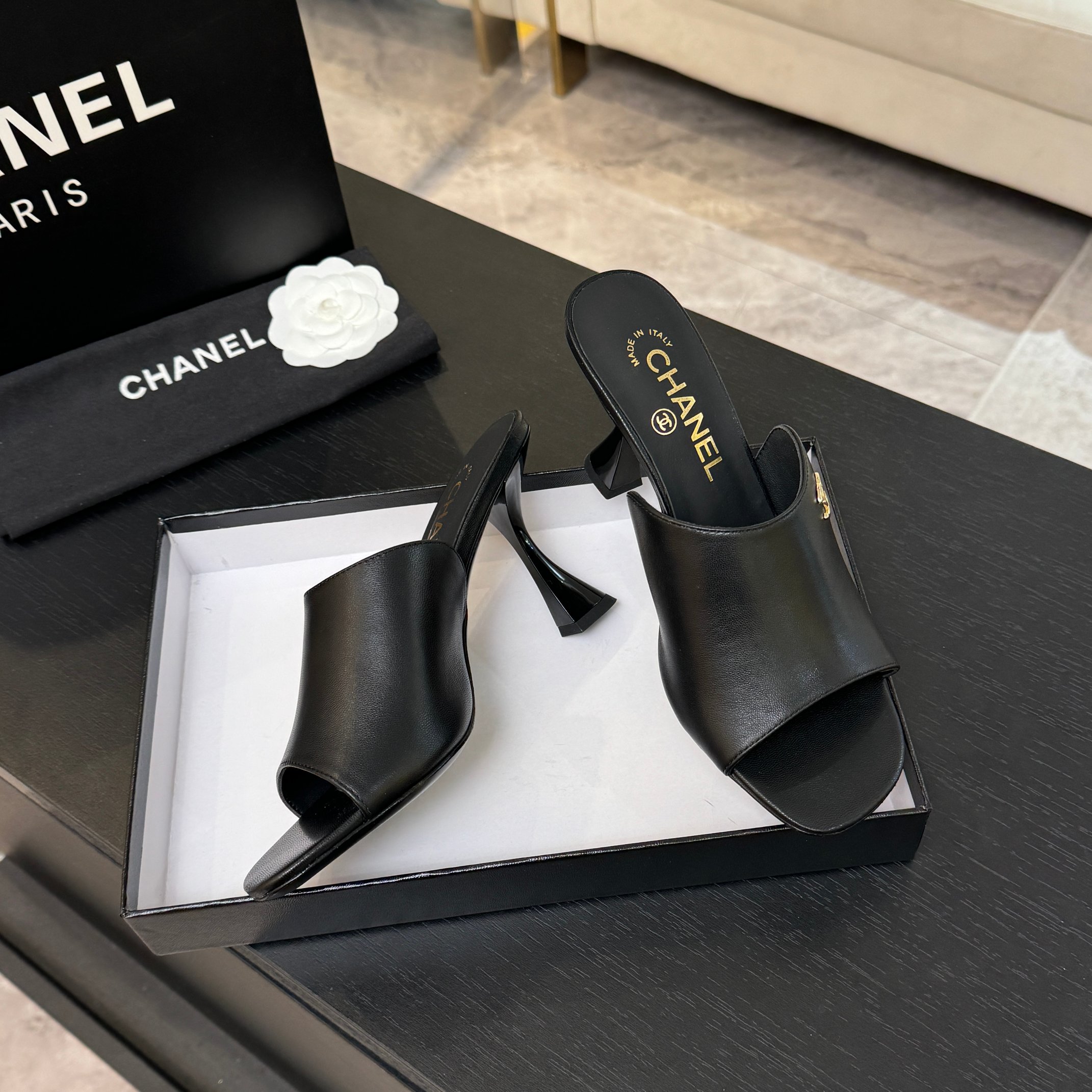 [TOP] CHANEL Calfskin High Heel Sliders - Black