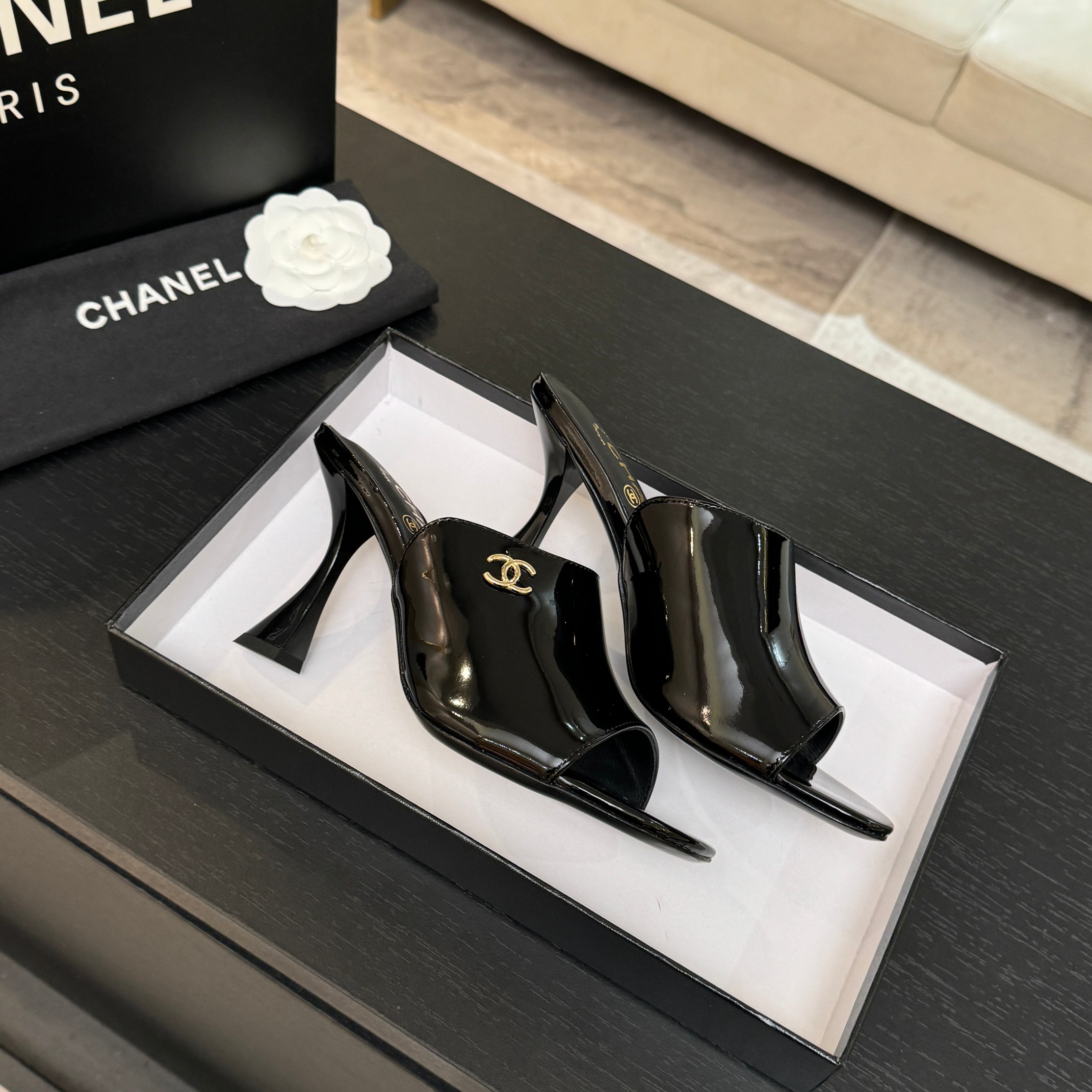 [TOP] CHANEL Glossy High Heel Sliders - Black