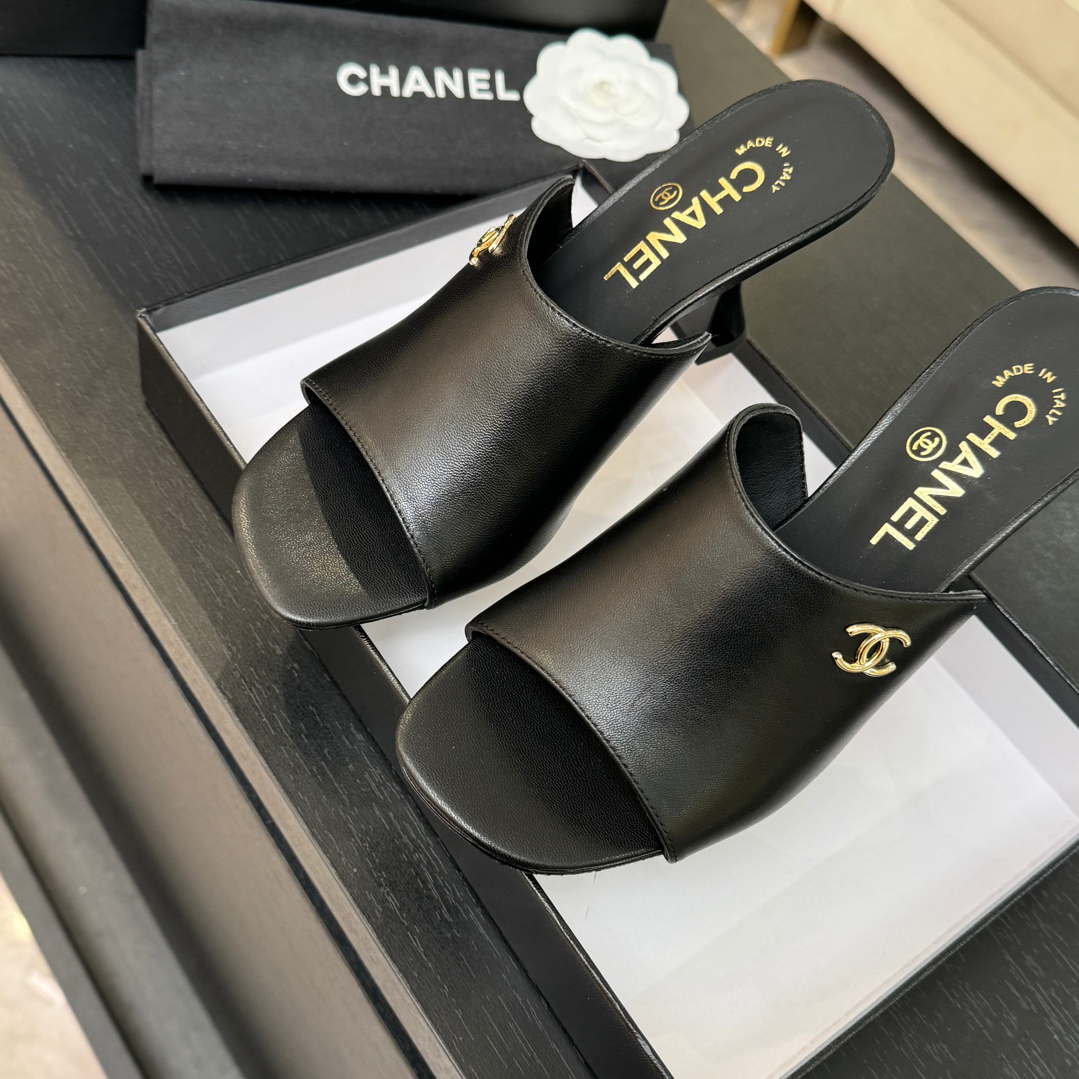 [TOP] CHANEL Calfskin High Heel Sliders - Black