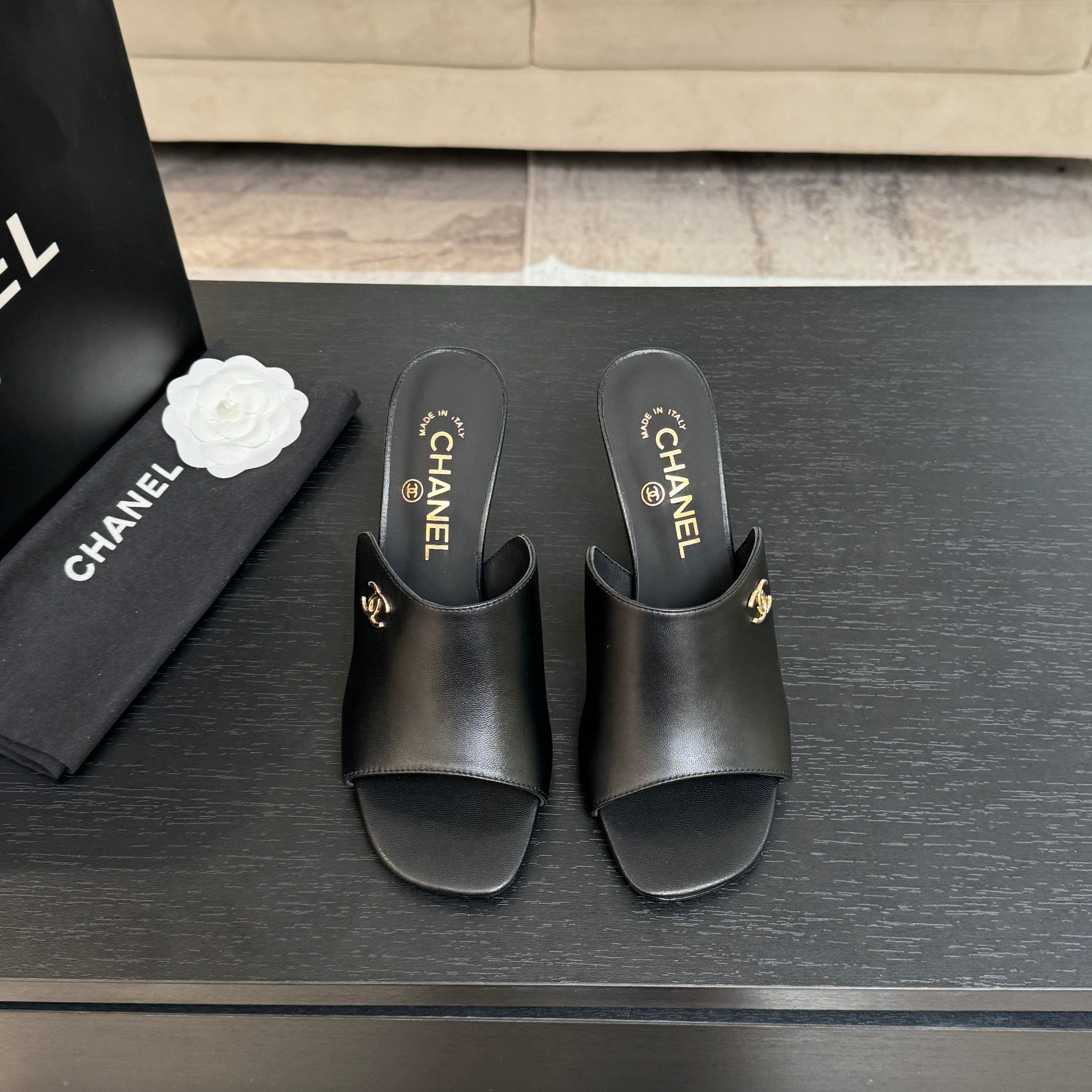 [TOP] CHANEL Calfskin High Heel Sliders - Black