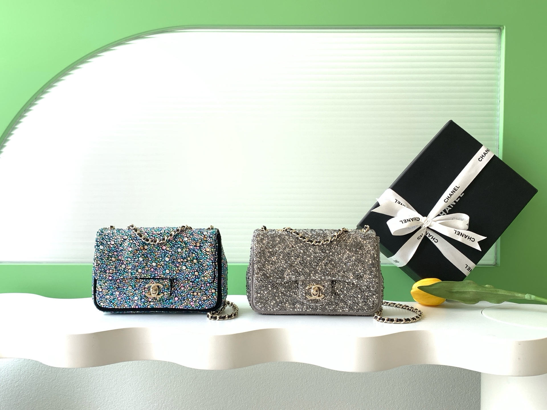 [TOP] CHANEL Classic Flap SAC DU SOIR Bag with Colorful Rhinestones 13-21-8cm - 2 Colors