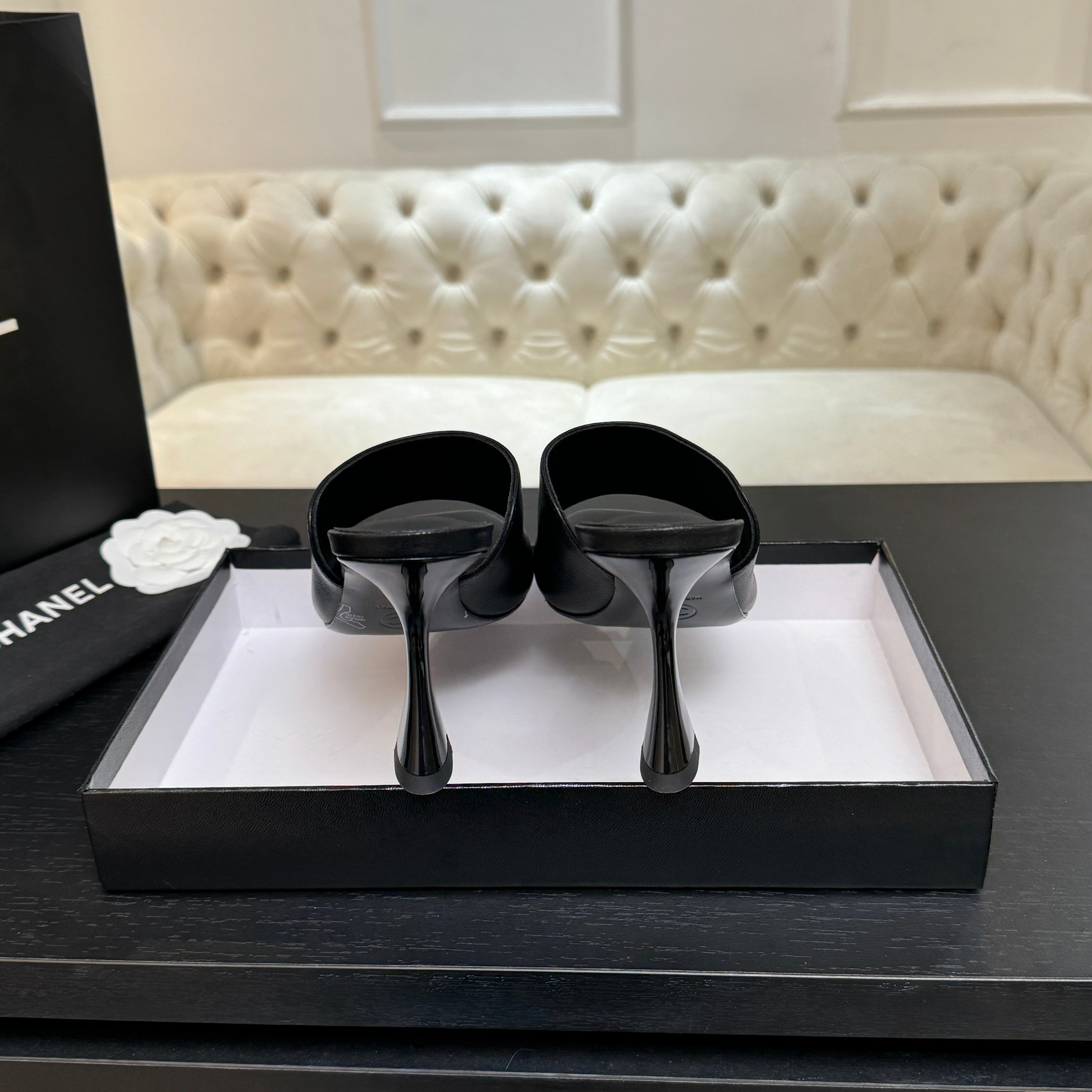 [TOP] CHANEL Calfskin High Heel Sliders - Black
