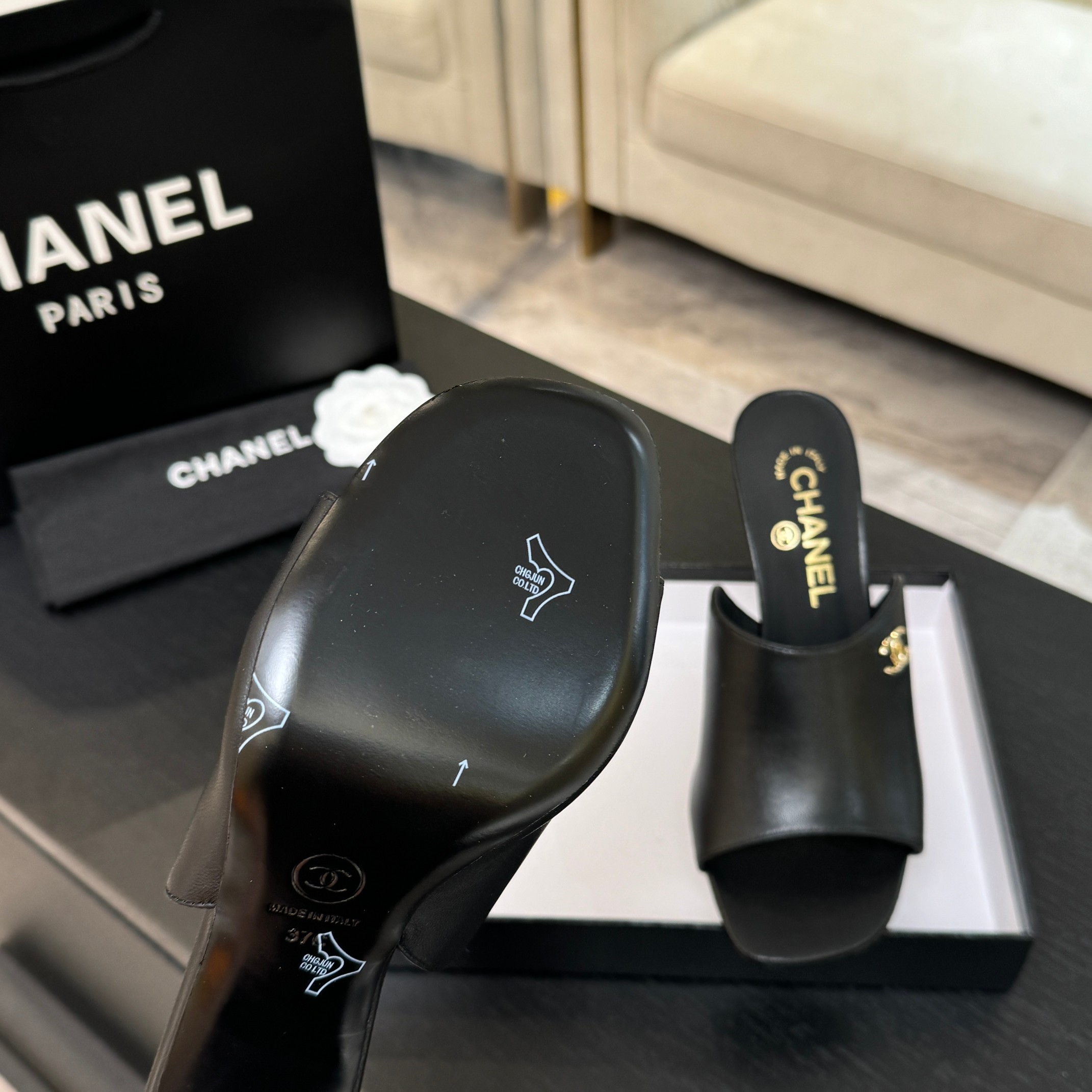 [TOP] CHANEL Calfskin High Heel Sliders - Black