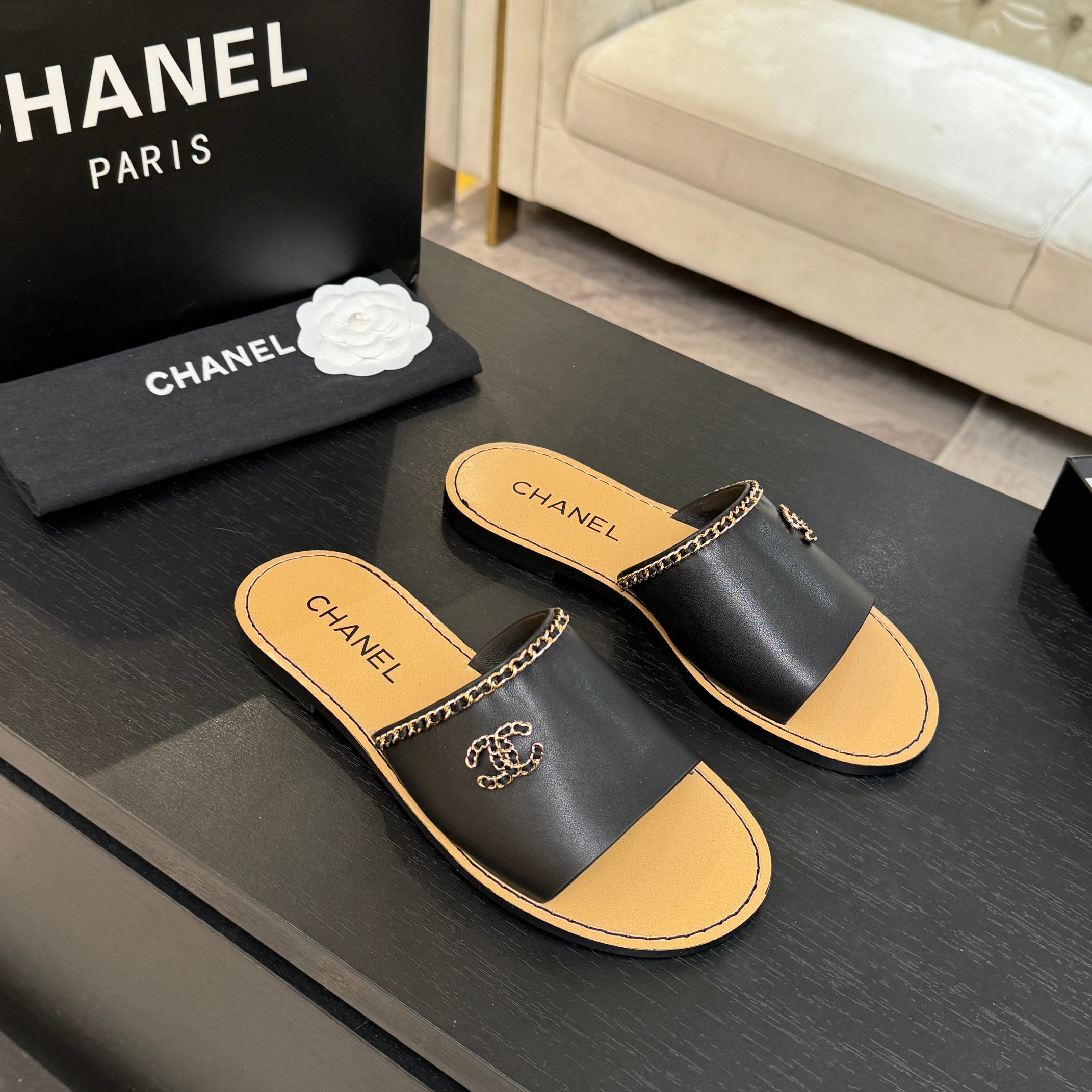 [TOP] CHANEL Flat Slippers - 4 Colors