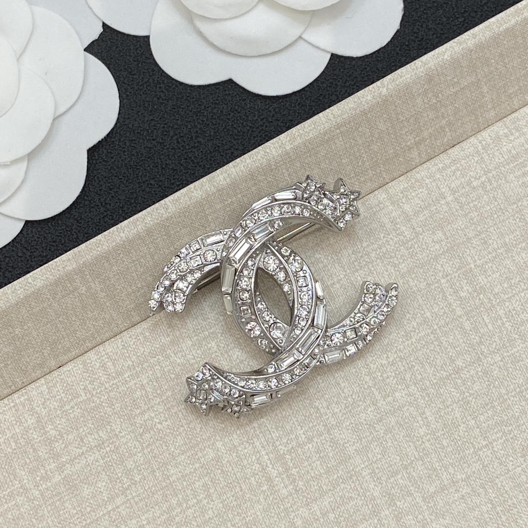 [TOP] CHANEL Brooch - Silver