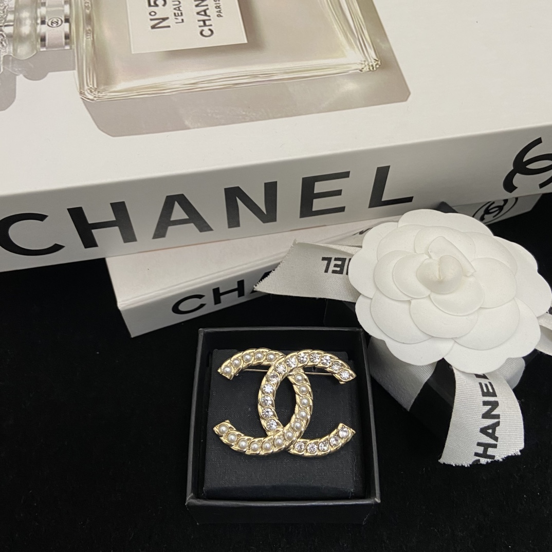 [TOP] CHANEL Brooch - Gold - 711 Luxury