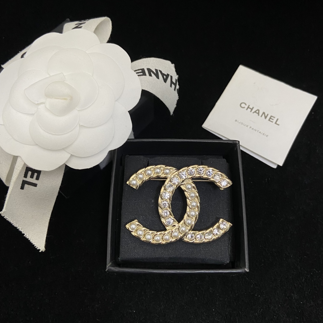 [TOP] CHANEL Brooch - Gold