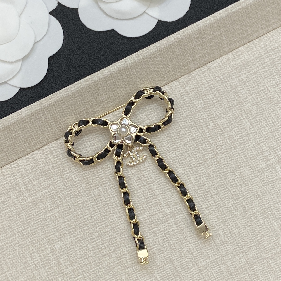 [TOP] CHANEL Brooch - Gold