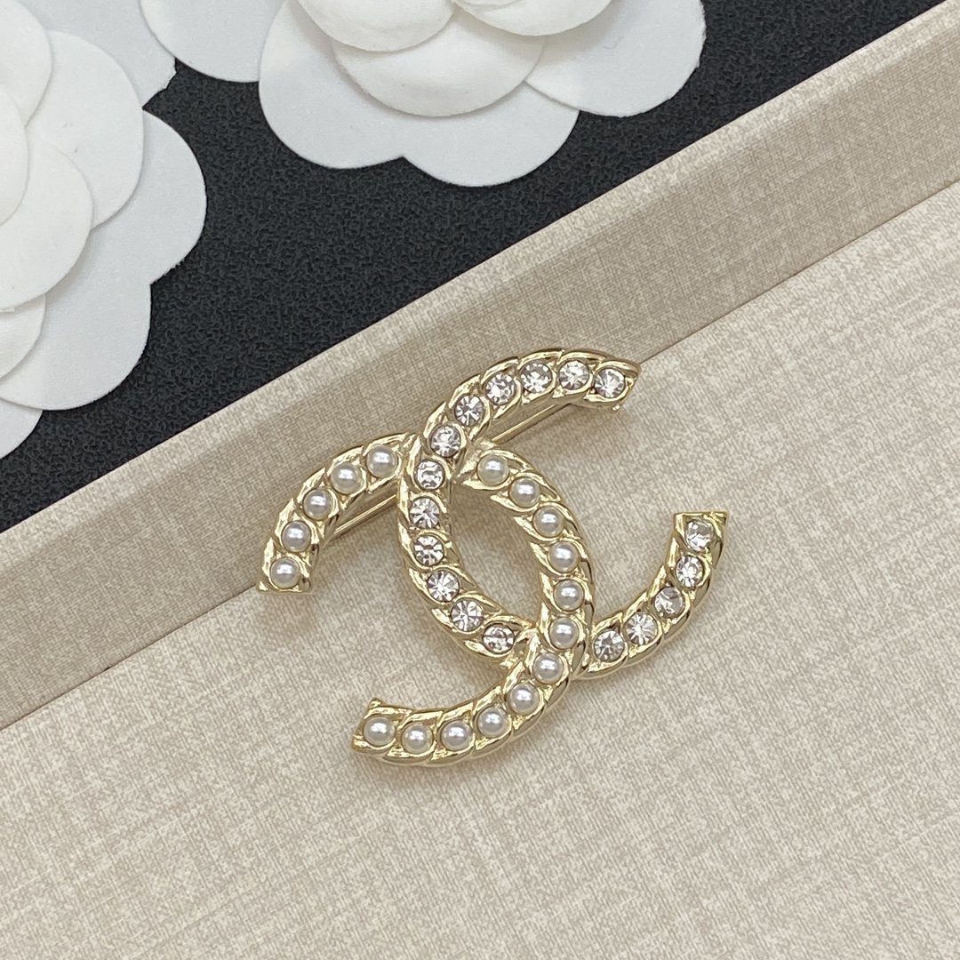 [TOP] CHANEL Brooch - Gold