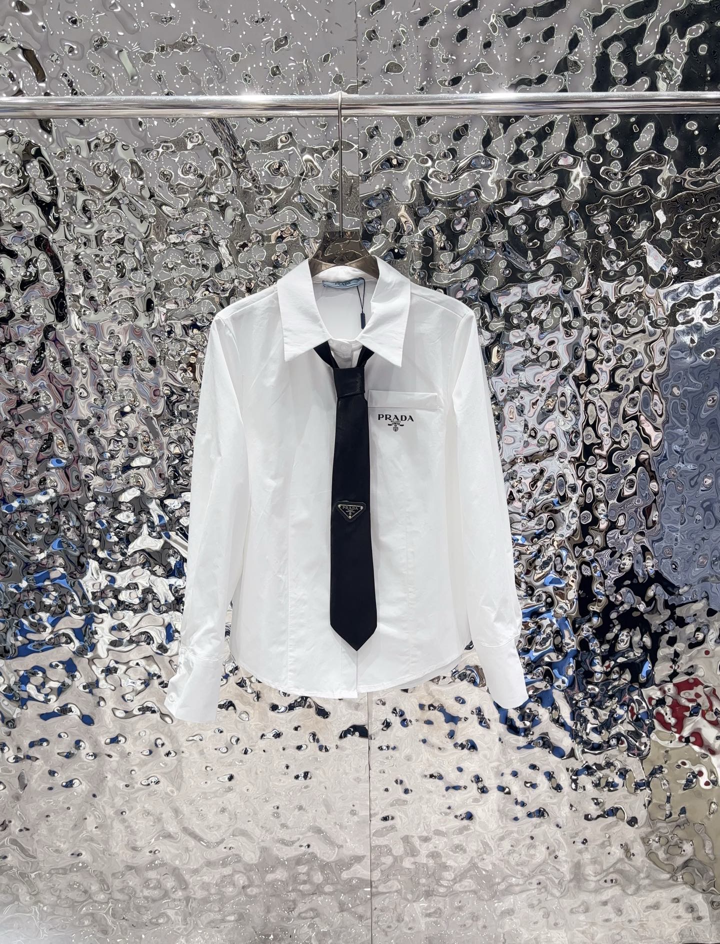 [TOP] PRADA Shirt with Tie - White