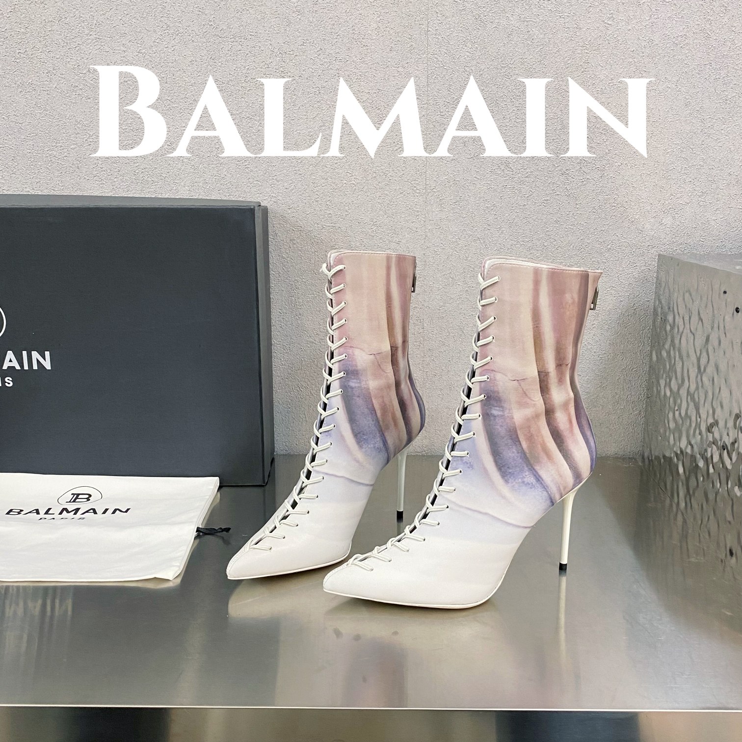 [TOP] Balmain Printed Boots - White