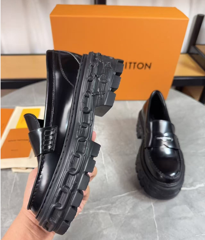 [TOP] Louis Vuitton LV  Loafers - Black
