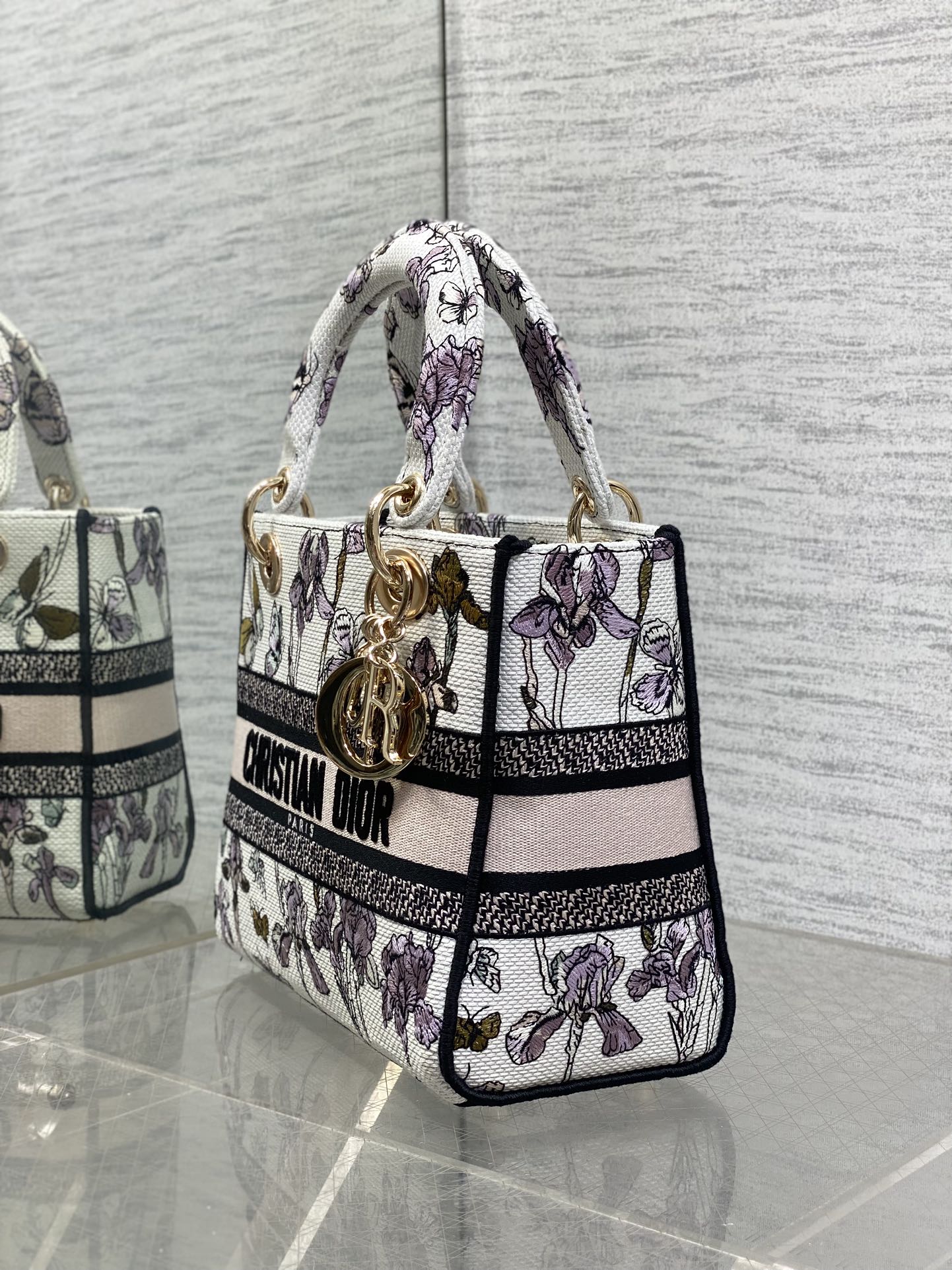 [TOP] Christian Dior Butterfly and Flowers Embroidered Lady D-Lite Bag 24x11x20cm - White