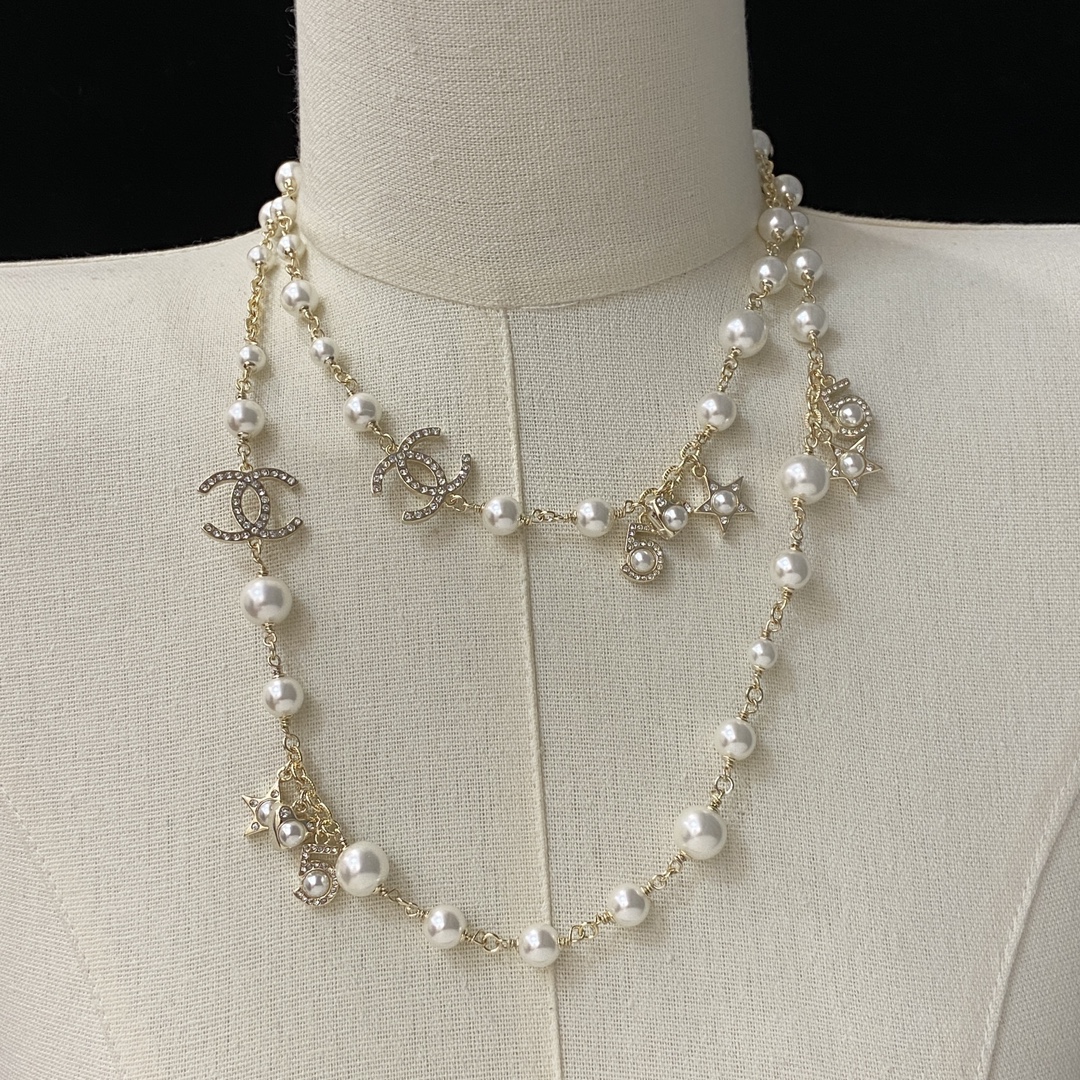 [TOP] CHANEL Pearl Long Necklace - Gold