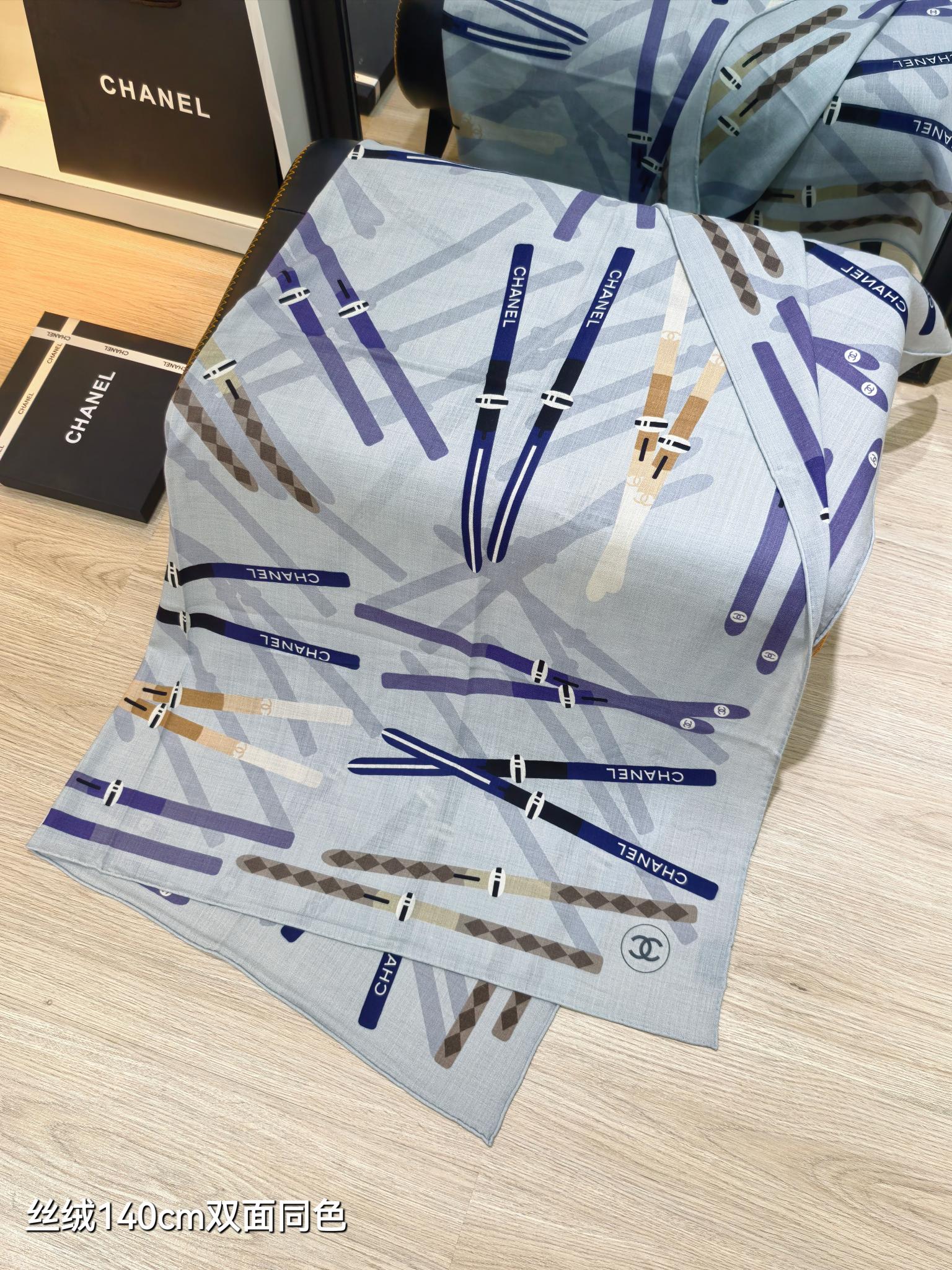 [TOP] CHANEL 70% Cashmere + 30% Silk Scarf 140x140 cm - Blue