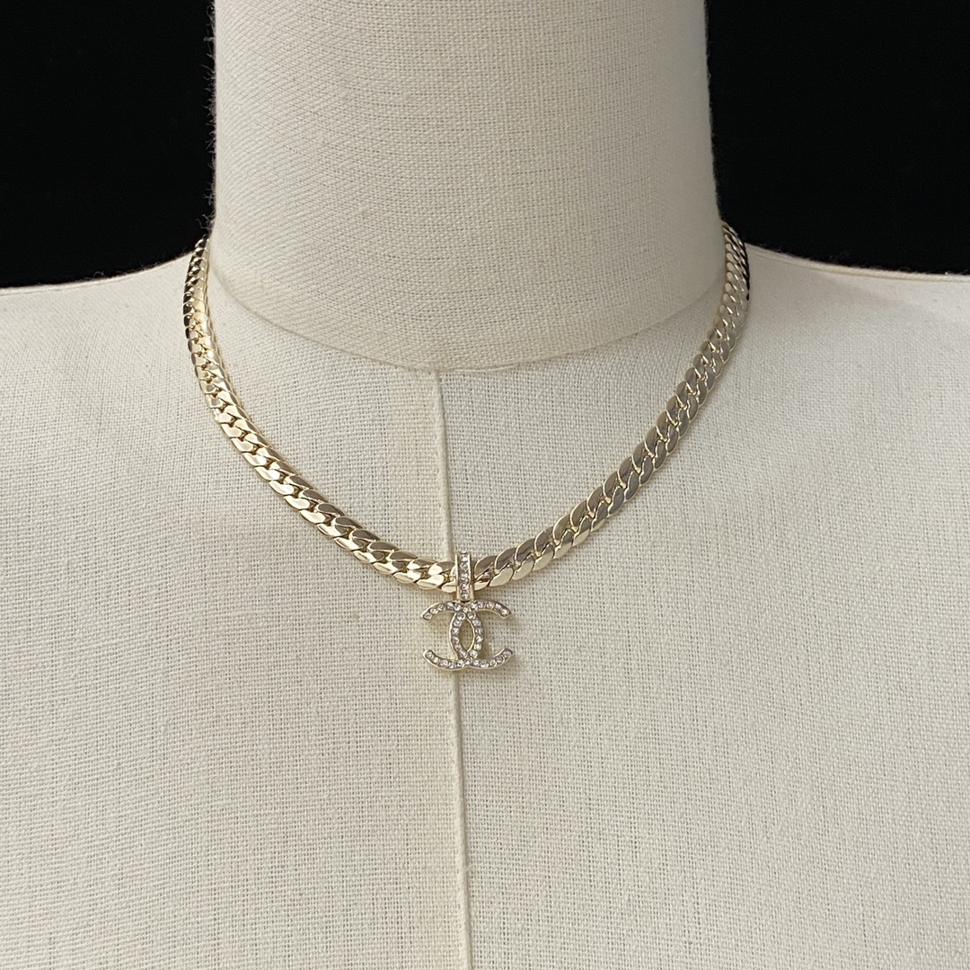 [TOP] CHANEL Necklace - Gold