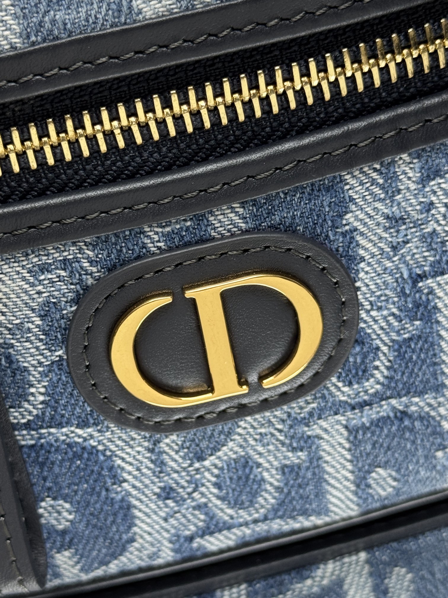 [TOP] Christian Dior 30 Montaigne Vanity Bag 16.5x8x9.5cm - Denim Blue