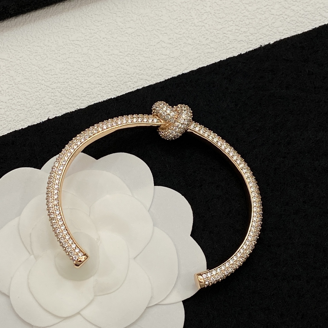 [TOP] CELINE Bracelet - Rose Gold