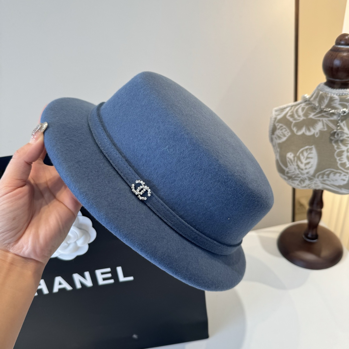 [TOP] CHANEL Flat-topped Hat - Blue
