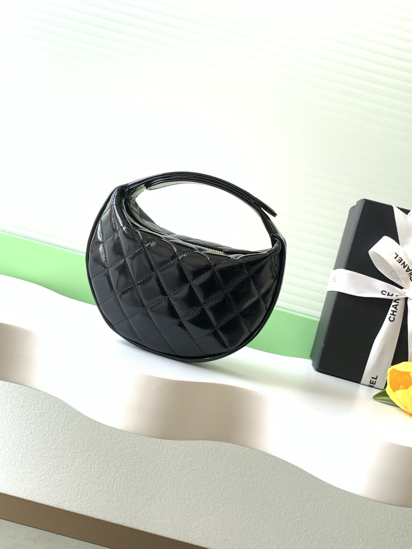 [TOP] CHANEL Round Hobo Pouch Bag 11x19x8cm - Black