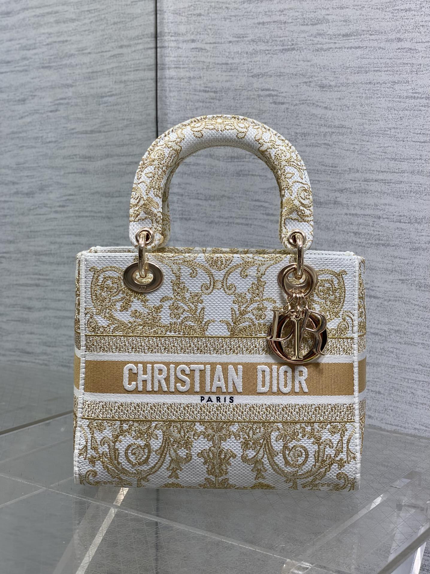 [TOP] Christian Dior Embroidered Lady Bag 24x11x20cm - Gold