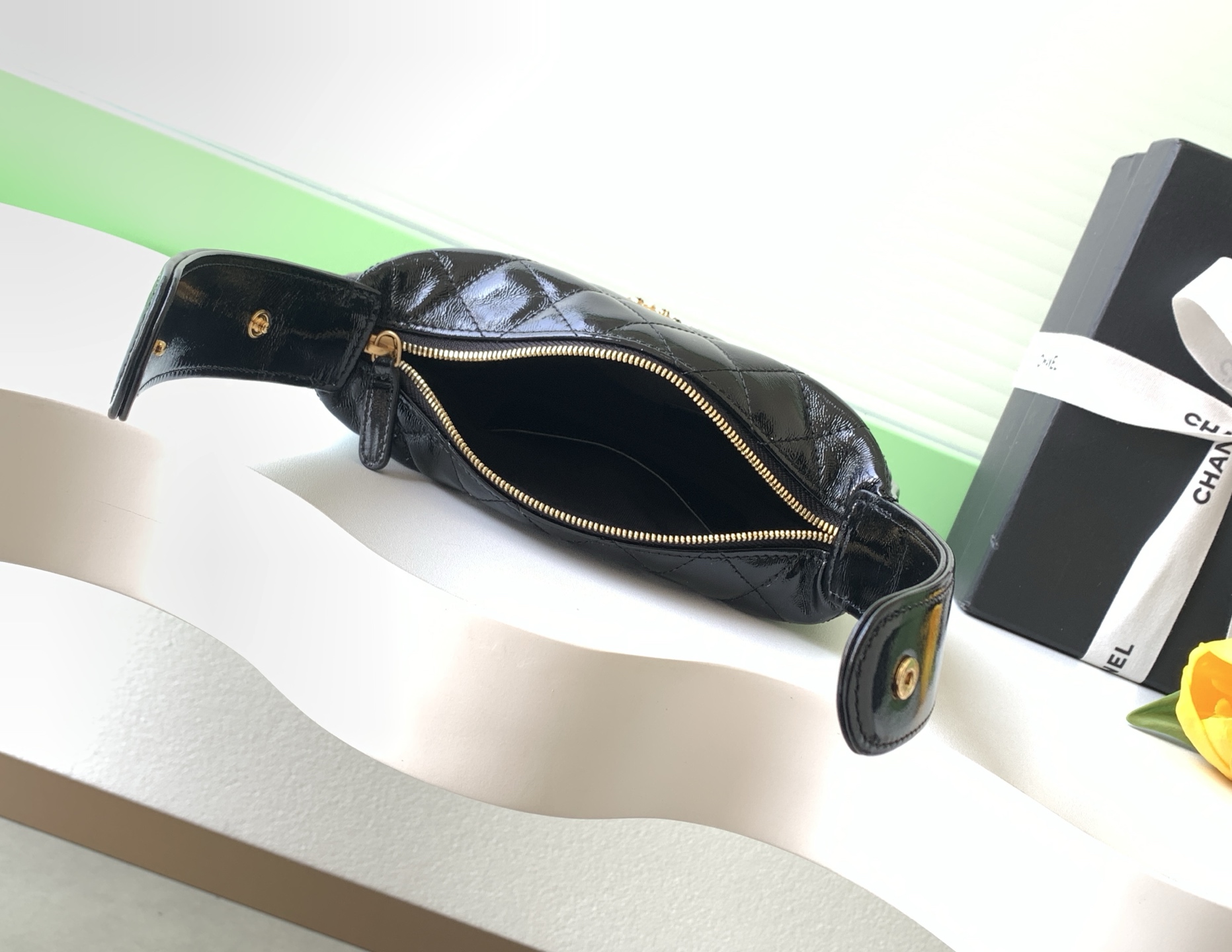 [TOP] CHANEL Round Hobo Pouch Bag 11x19x8cm - Black