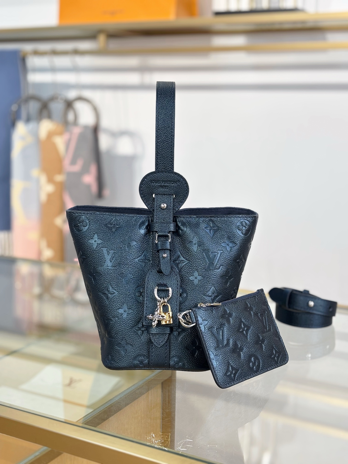 [TOP] Louis Vuitton LV All In BB Bag 16x18x12cm - Pearlescent Blue