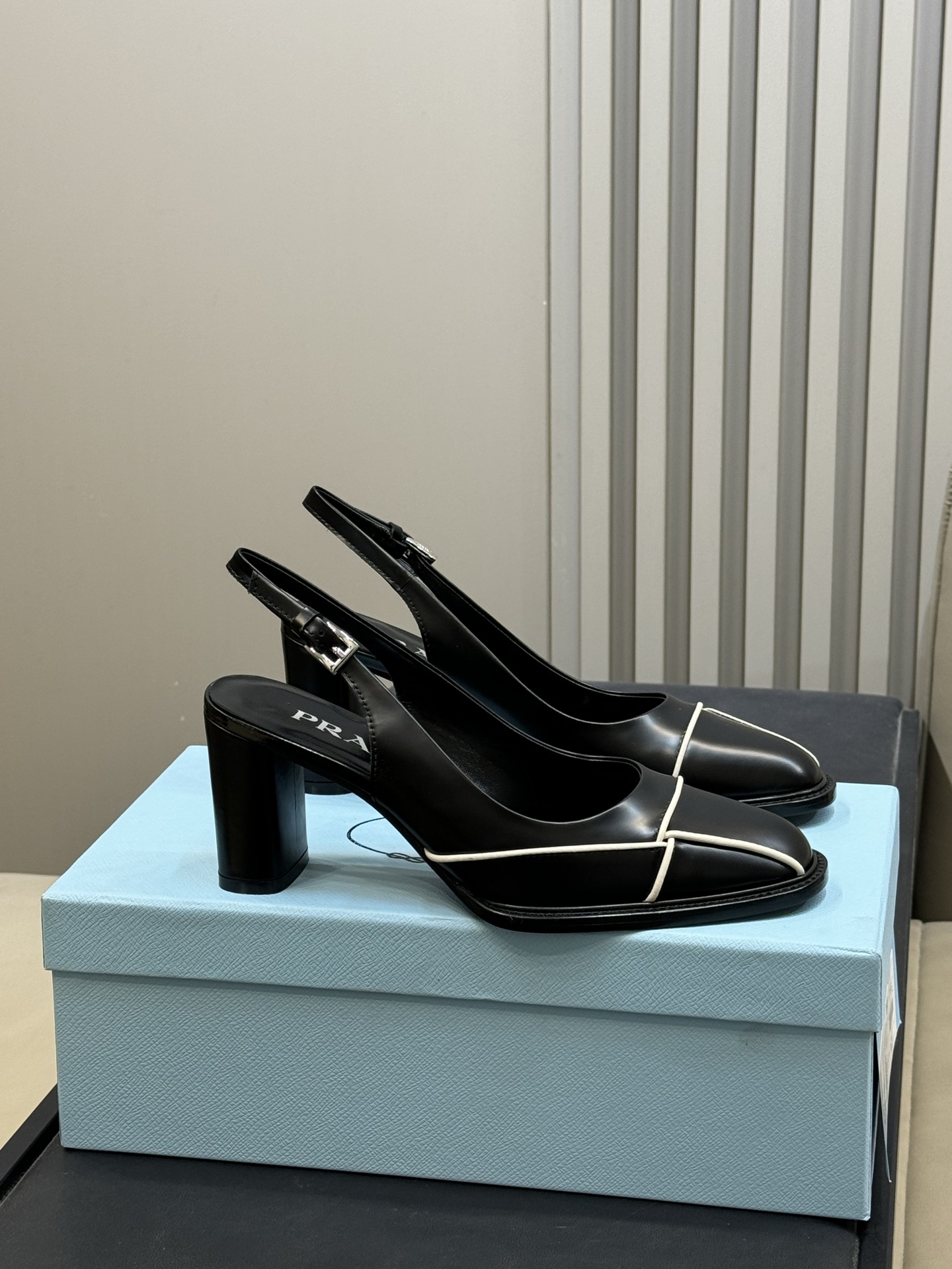 [TOP] PRADA High Heel Pumps - 3 Color