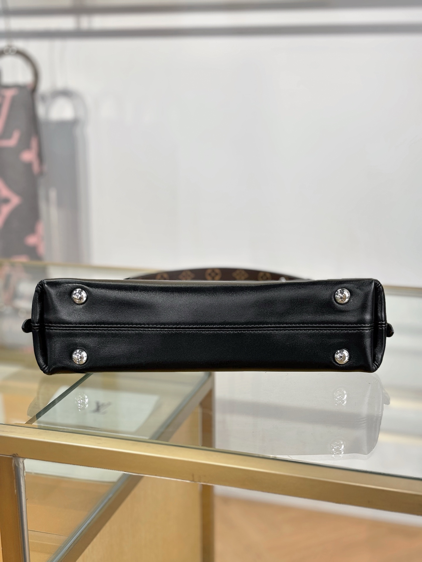 [TOP] Louis Vuitton LV Carryall East West Bags 33.5x20x10cm - Black