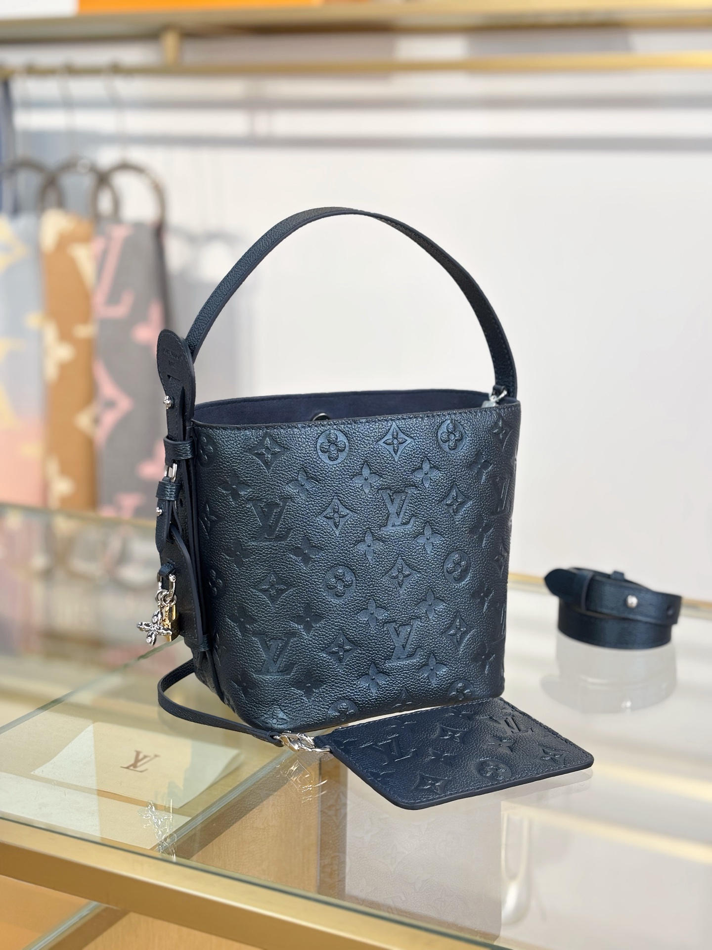 [TOP] Louis Vuitton LV All In BB Bag 16x18x12cm - Pearlescent Blue