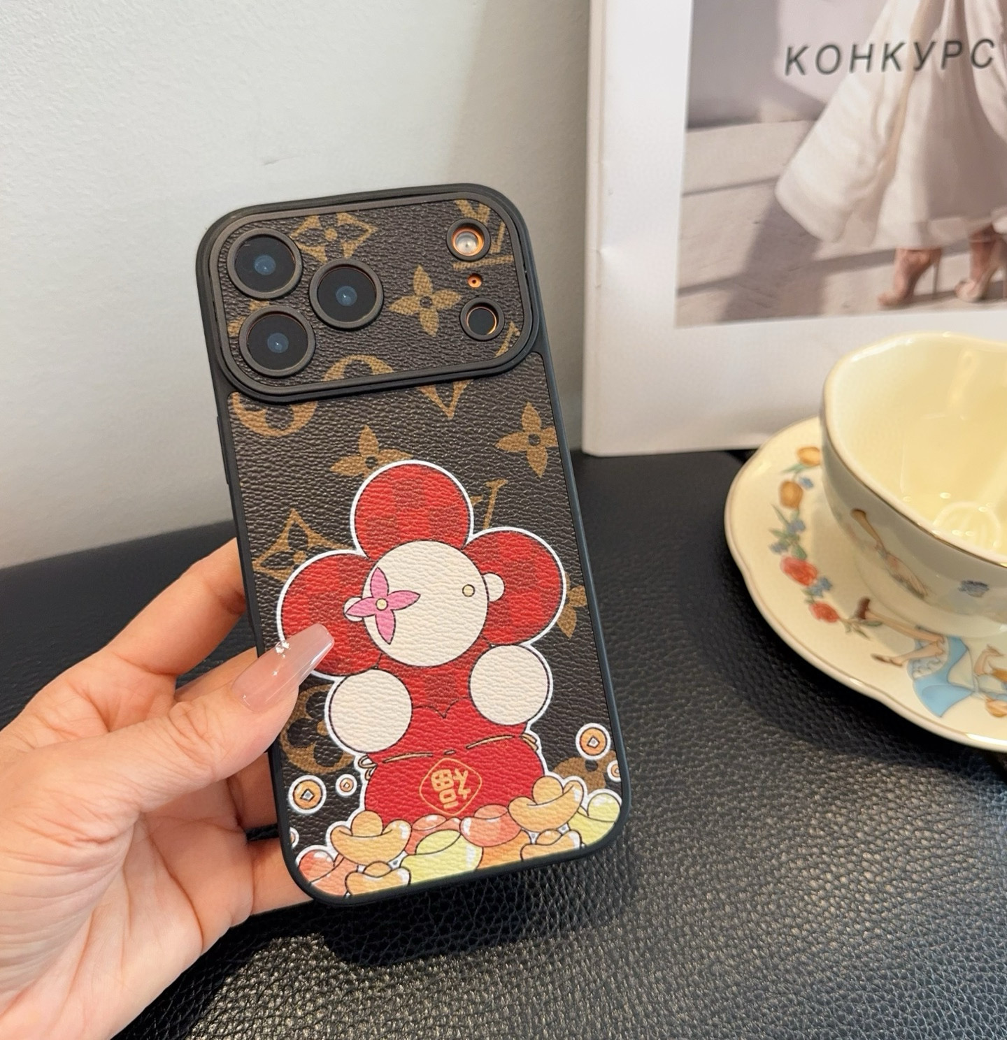 [TOP] Louis Vuitton LV Phone Case - Brown