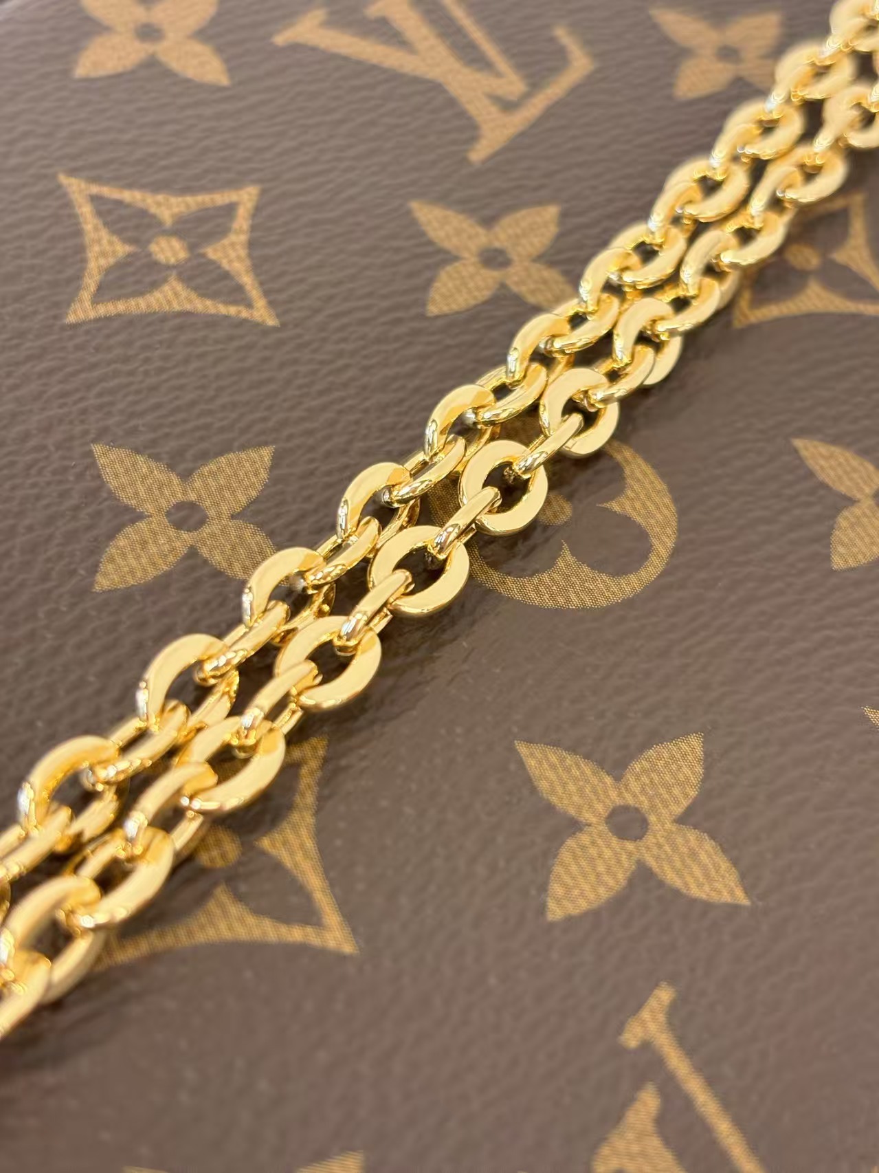 [TOP] Louis Vuitton LV Bag Chain - Brown