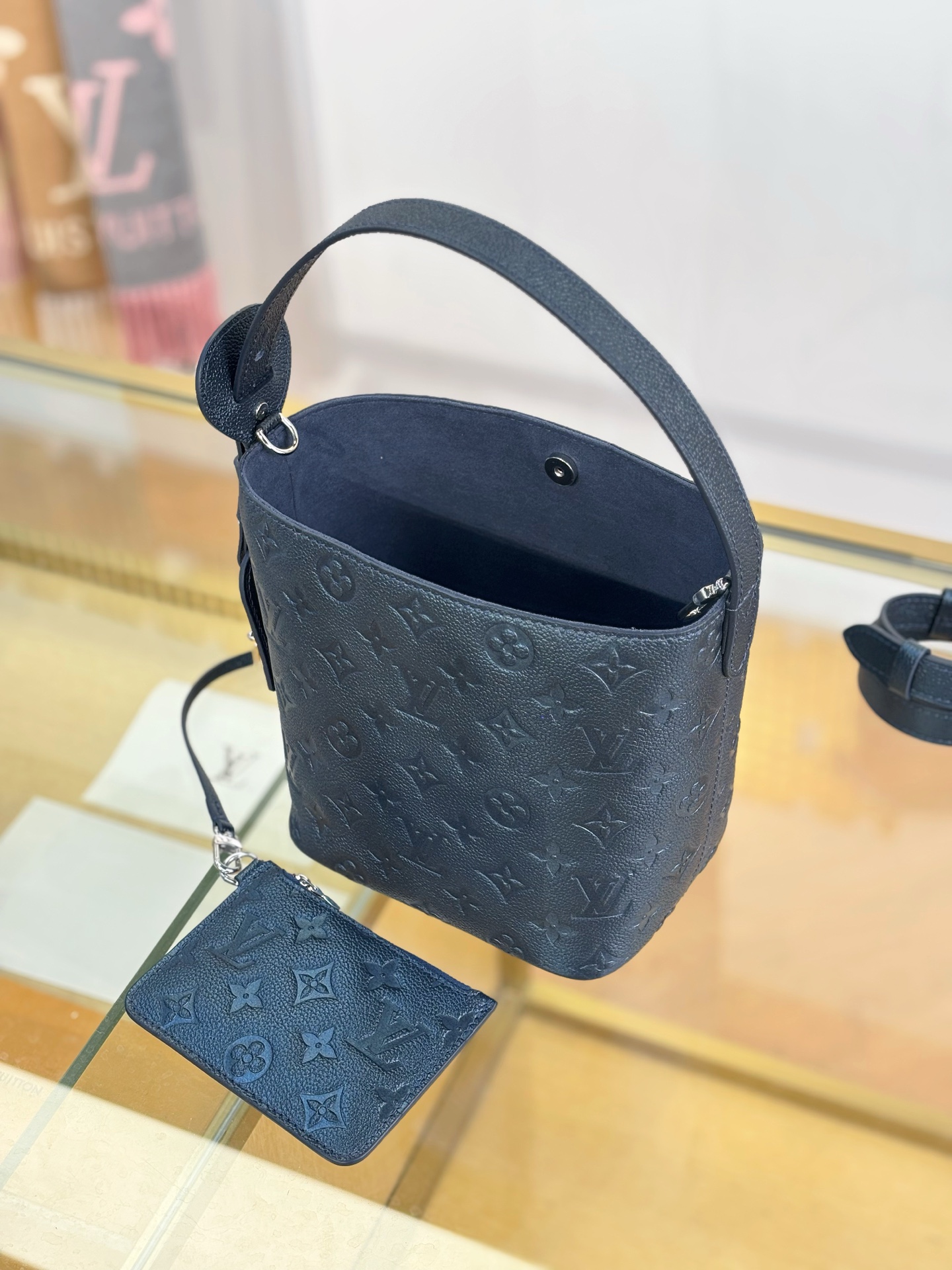 [TOP] Louis Vuitton LV All In BB Bag 16x18x12cm - Pearlescent Blue